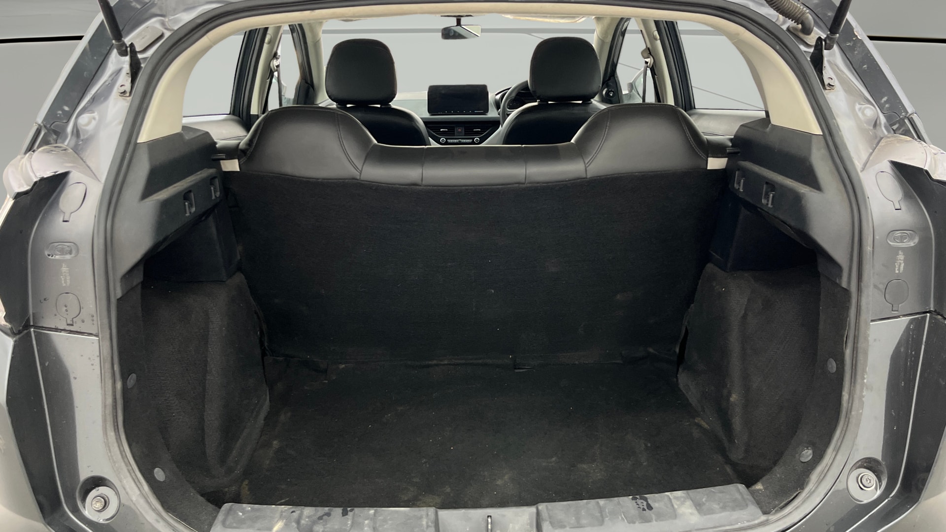 View 2019 Tata Nexon Revotron XMA AMT Image 39 Used 2019 Tata Nexon Revotron XMA AMT Image 39