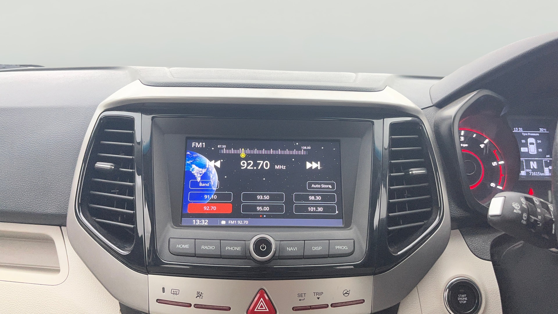 Used 2022 Mahindra XUV300 Used 2022 Mahindra XUV300
