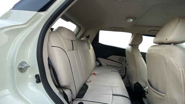 View Mahindra XUV300 Image 29 Used Mahindra XUV300 Image 29