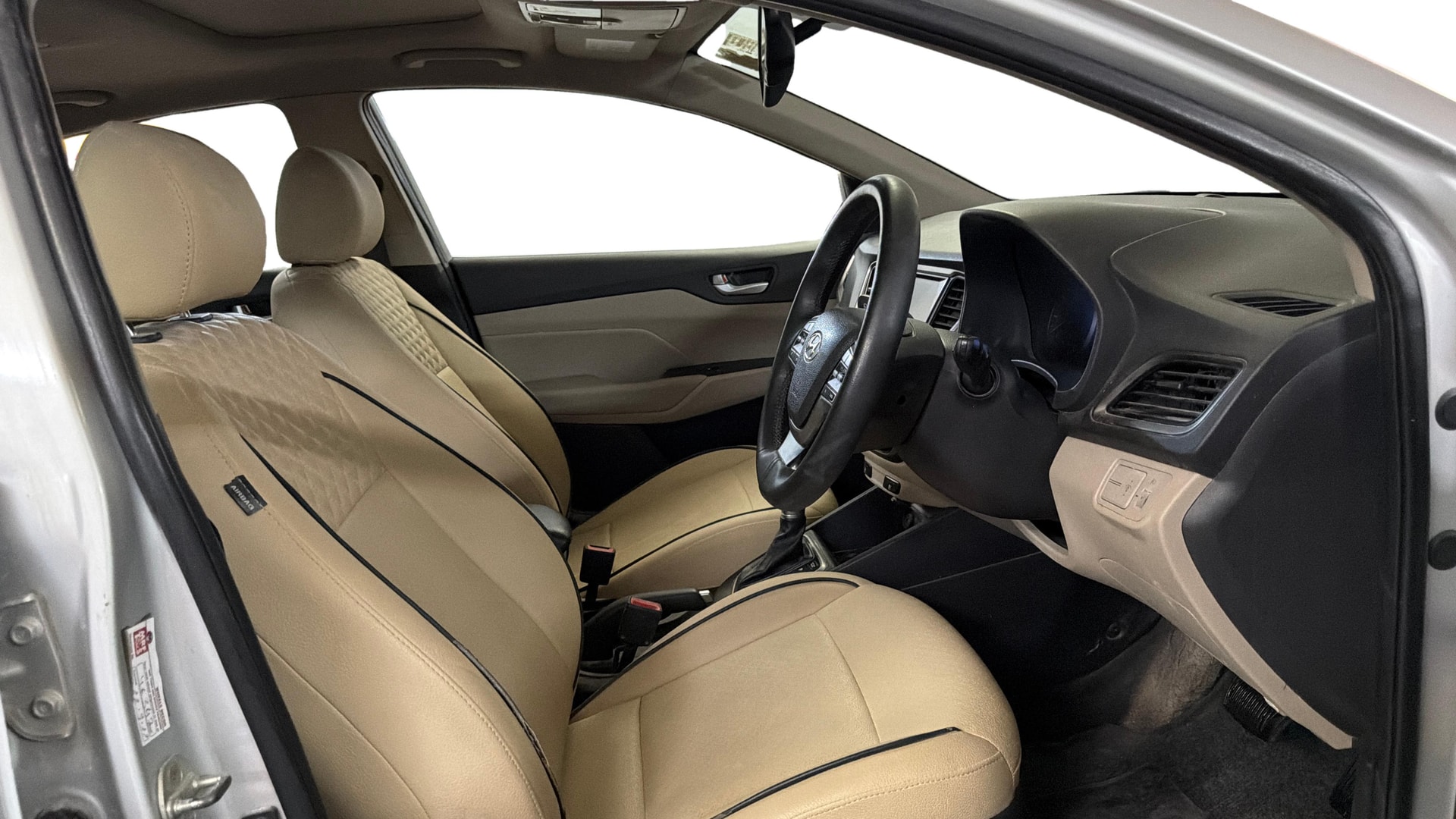 View 2018 Hyundai Verna 1.6 VTVT SX (O) AT Image 18 Used 2018 Hyundai Verna 1.6 VTVT SX (O) AT Image 18