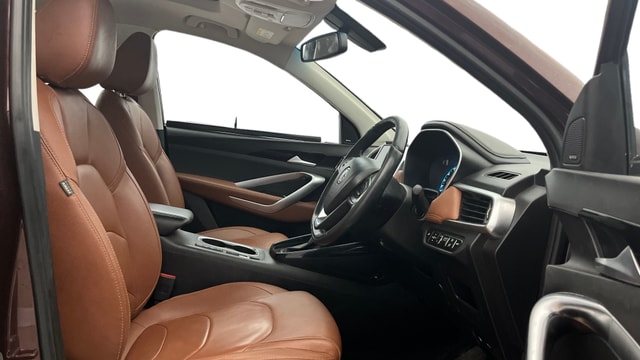 View MG Hector Plus Image 19 Used MG Hector Plus Image 19