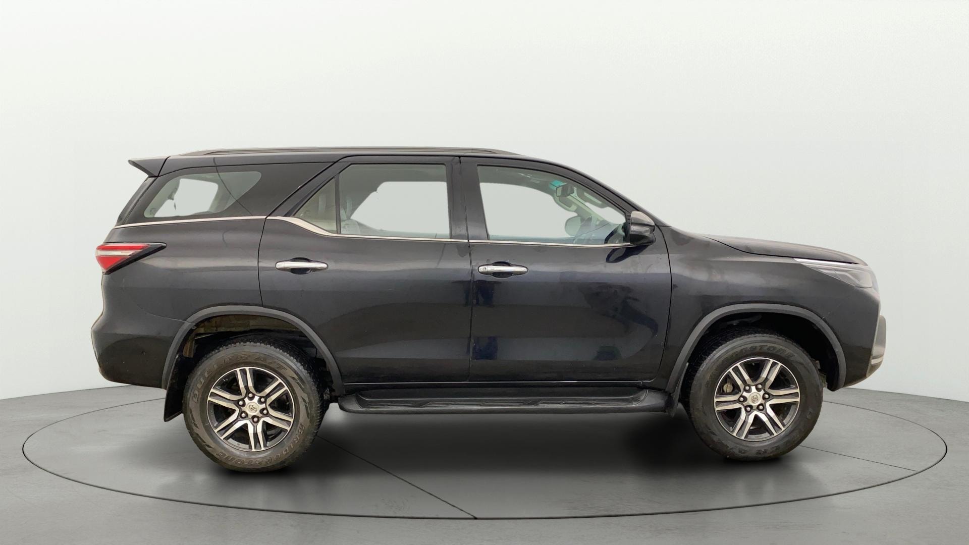 View 2021 Toyota Fortuner 2.8 4X2 MT Image 9 Used 2021 Toyota Fortuner 2.8 4X2 MT Image 9