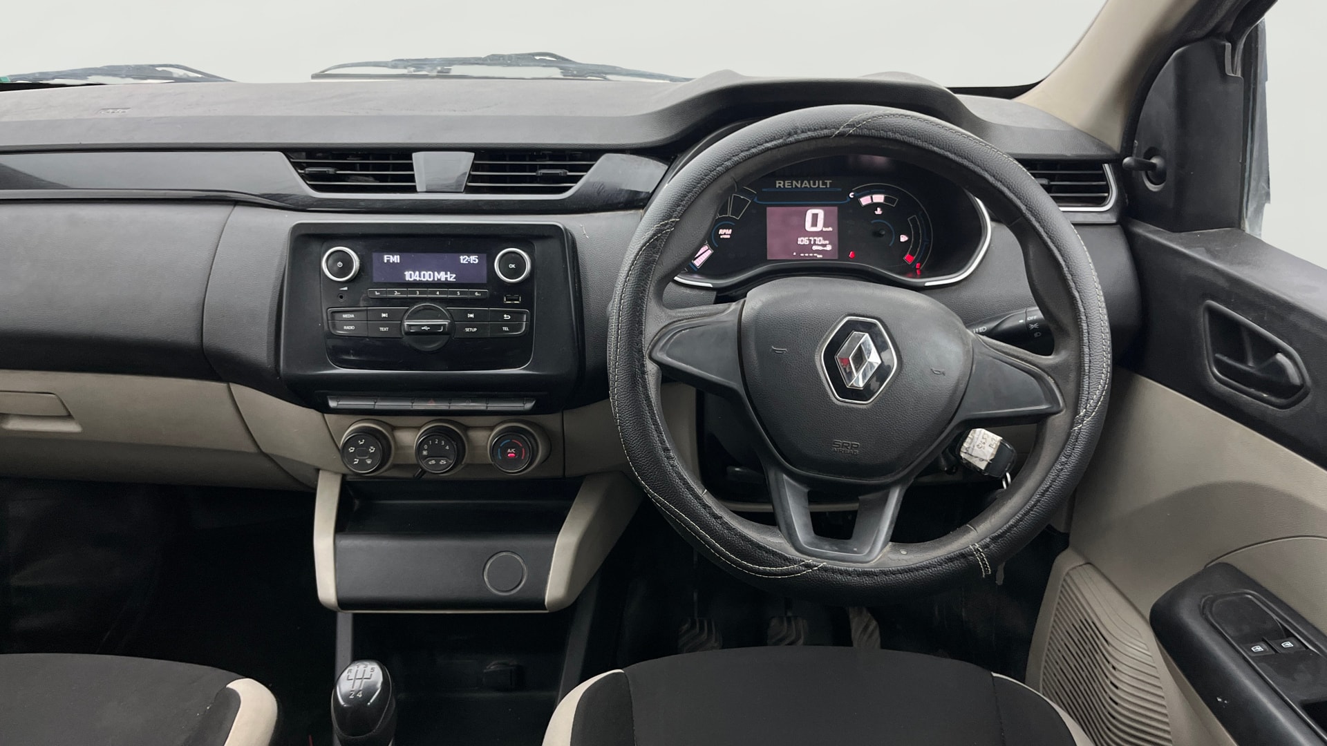 View 2019 Renault Triber RXE Image 21 Used 2019 Renault Triber RXE Image 21