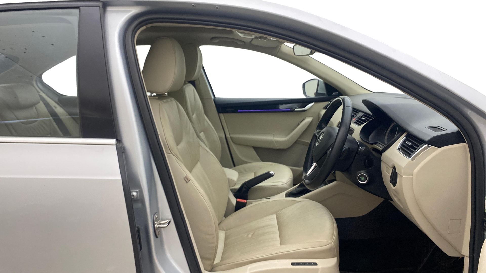 View 2017 Skoda Octavia 1.8 Style Plus TSI AT Image 18 Used 2017 Skoda Octavia 1.8 Style Plus TSI AT Image 18