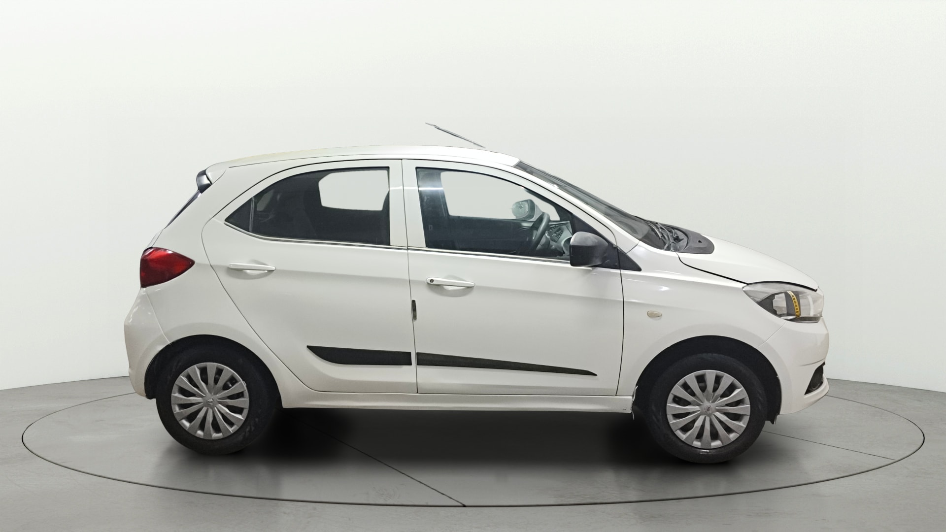View 2019 Tata Tiago Revotorq XB Image 8 Used 2019 Tata Tiago Revotorq XB Image 8