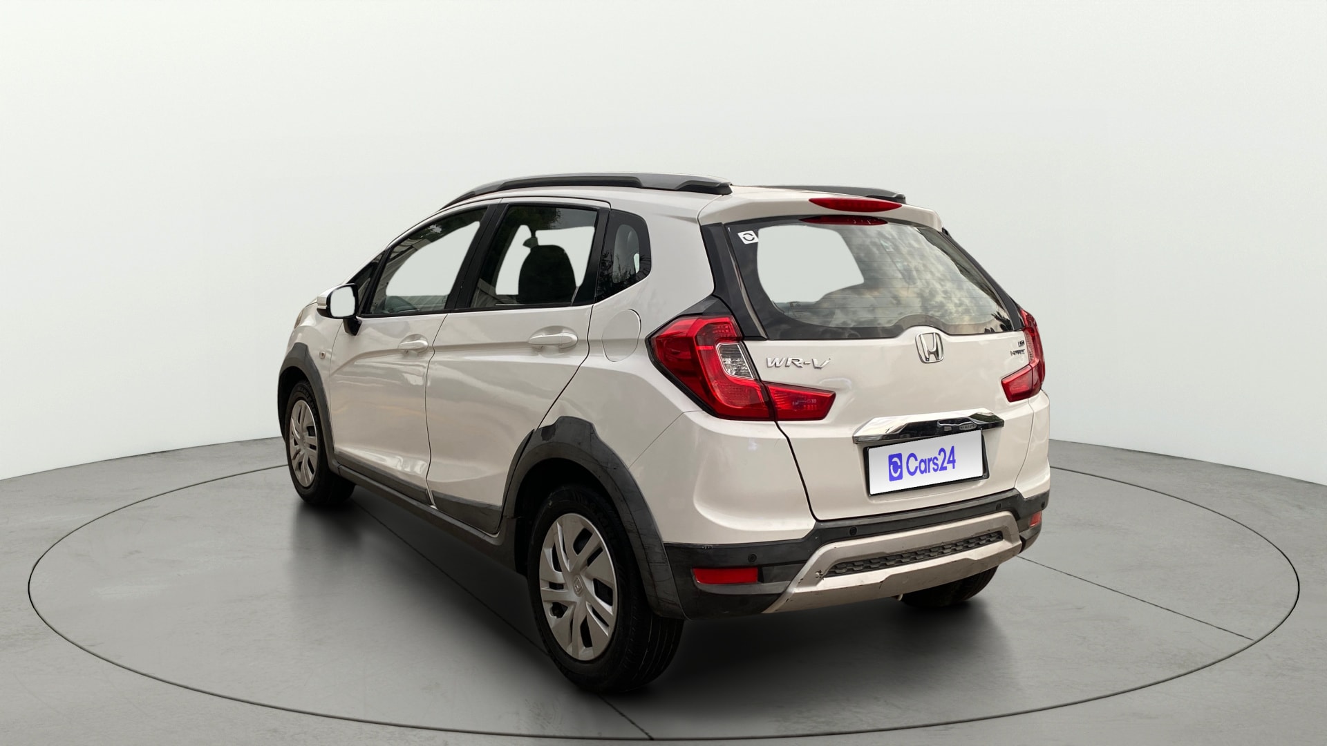 View 2017 Honda WR-V S MT Diesel Edge Edition Image 2 Used 2017 Honda WR-V S MT Diesel Edge Edition Image 2