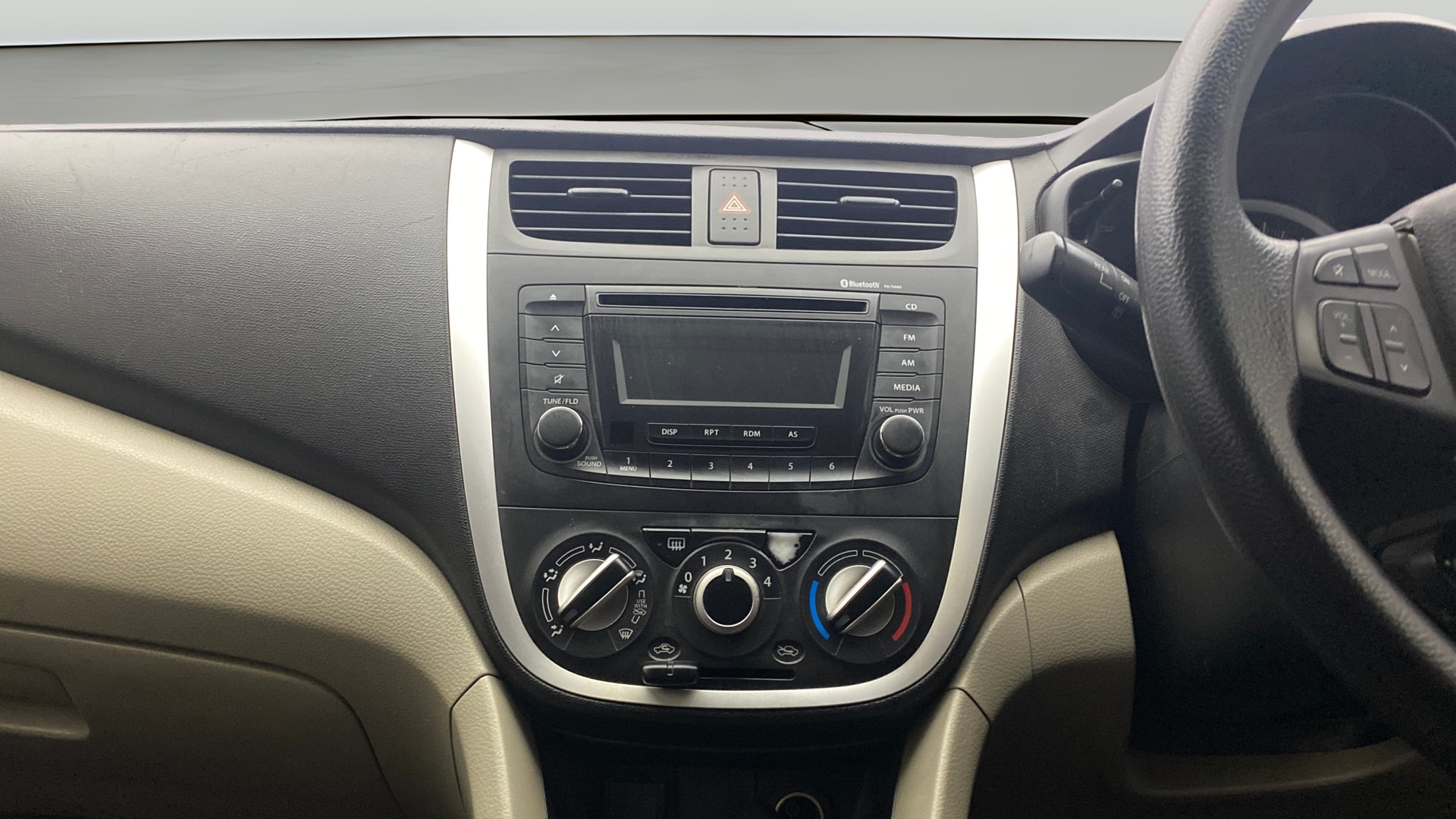 View 2015 Maruti Suzuki 1000 Base Variant Image 17 Used 2015 Maruti Suzuki 1000 Base Variant Image 17
