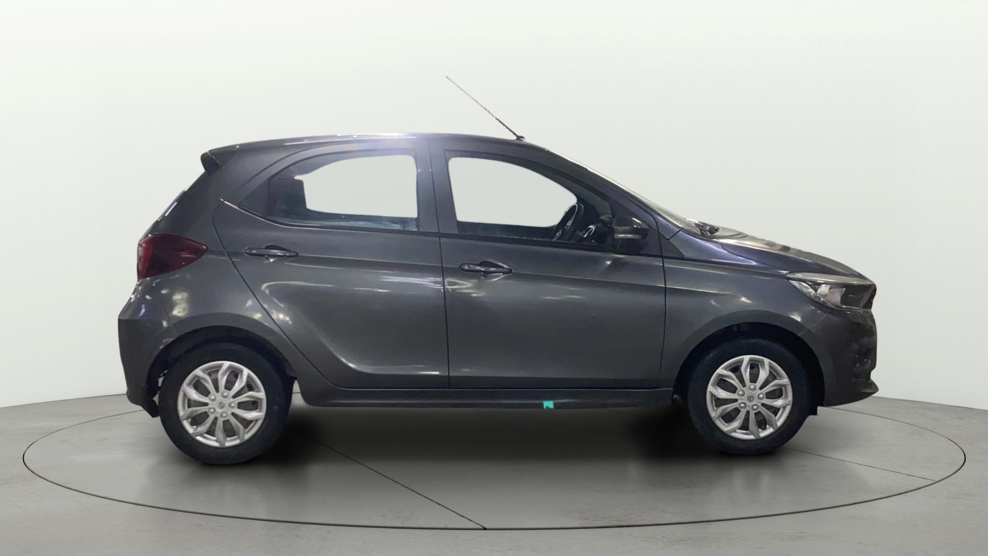 View 2020 Tata Tiago Revotorq XB Image 29 Used 2020 Tata Tiago Revotorq XB Image 29