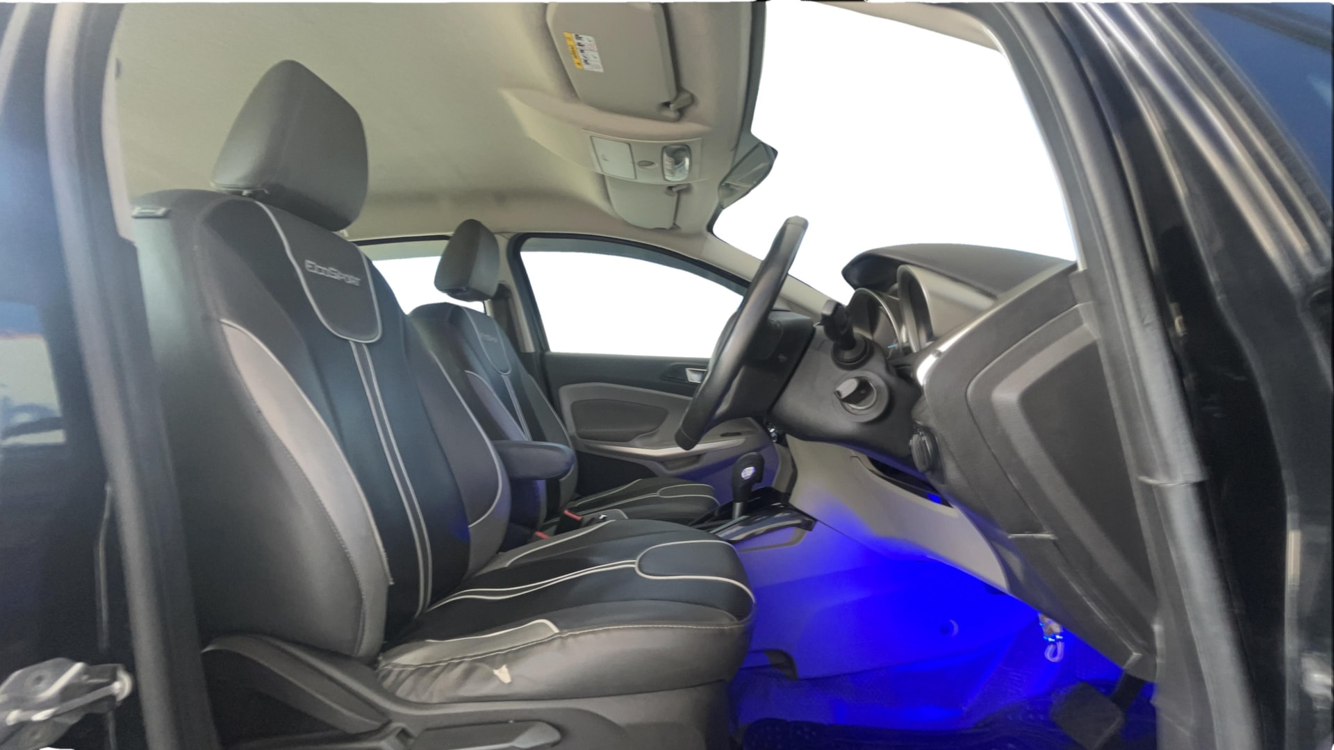 View 2015 Ford EcoSport 1.5 TDCi Diesel Ambiente BS IV Image 17 Used 2015 Ford EcoSport 1.5 TDCi Diesel Ambiente BS IV Image 17