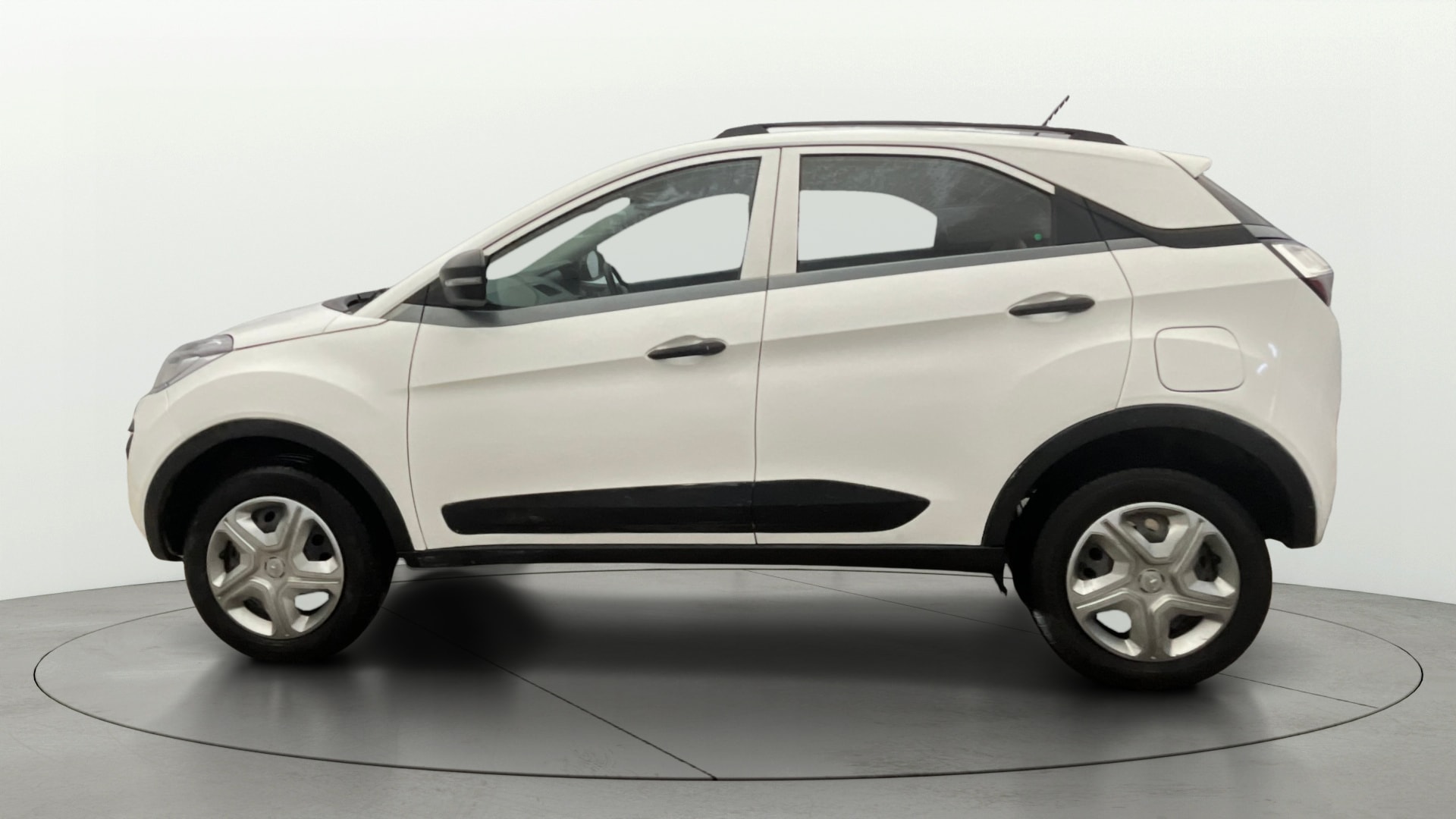 View 2019 Tata Nexon Revotron XM Image 5 Used 2019 Tata Nexon Revotron XM Image 5