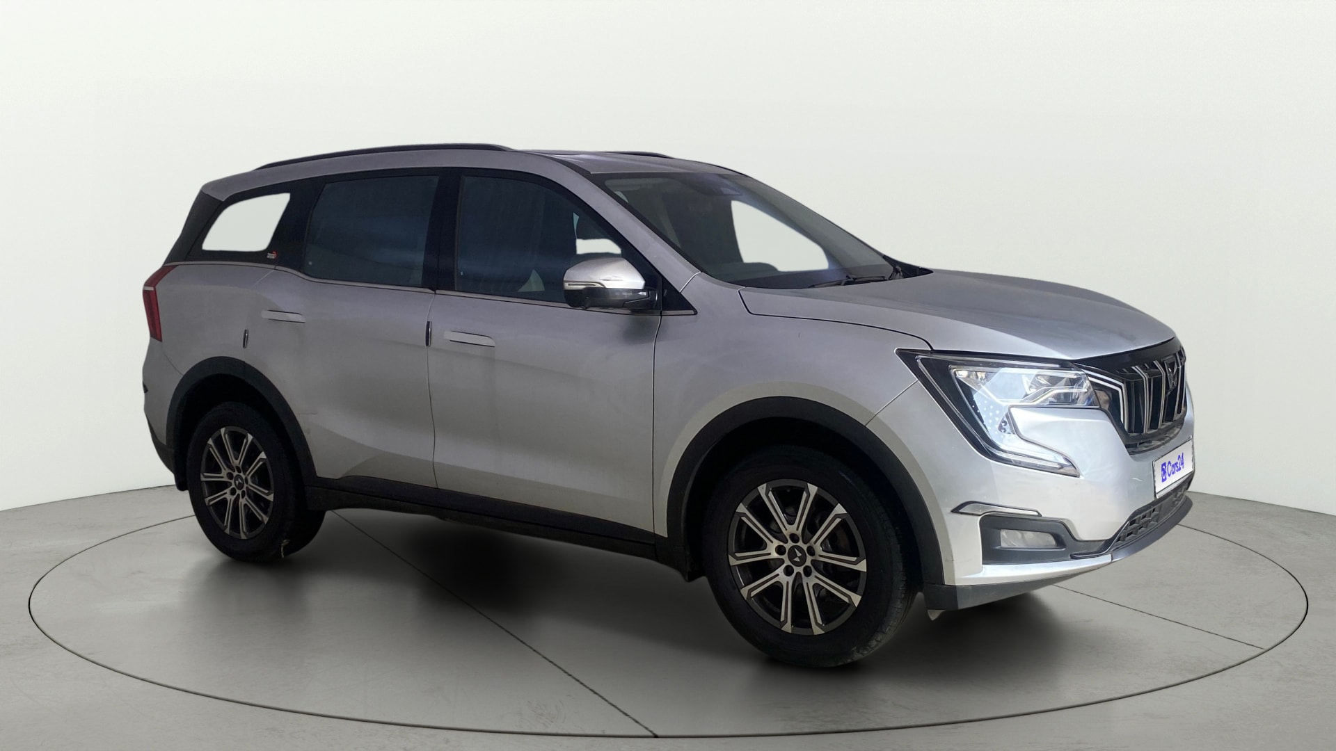 View 2023 Mahindra XUV700 MX Petrol 5 STR Image 23 Used 2023 Mahindra XUV700 MX Petrol 5 STR Image 23