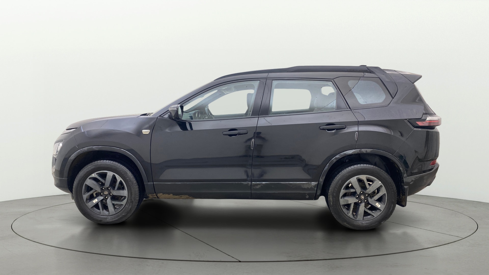 View 2024 Tata Safari XZA Plus Option Dark Image 27 Used 2024 Tata Safari XZA Plus Option Dark Image 27