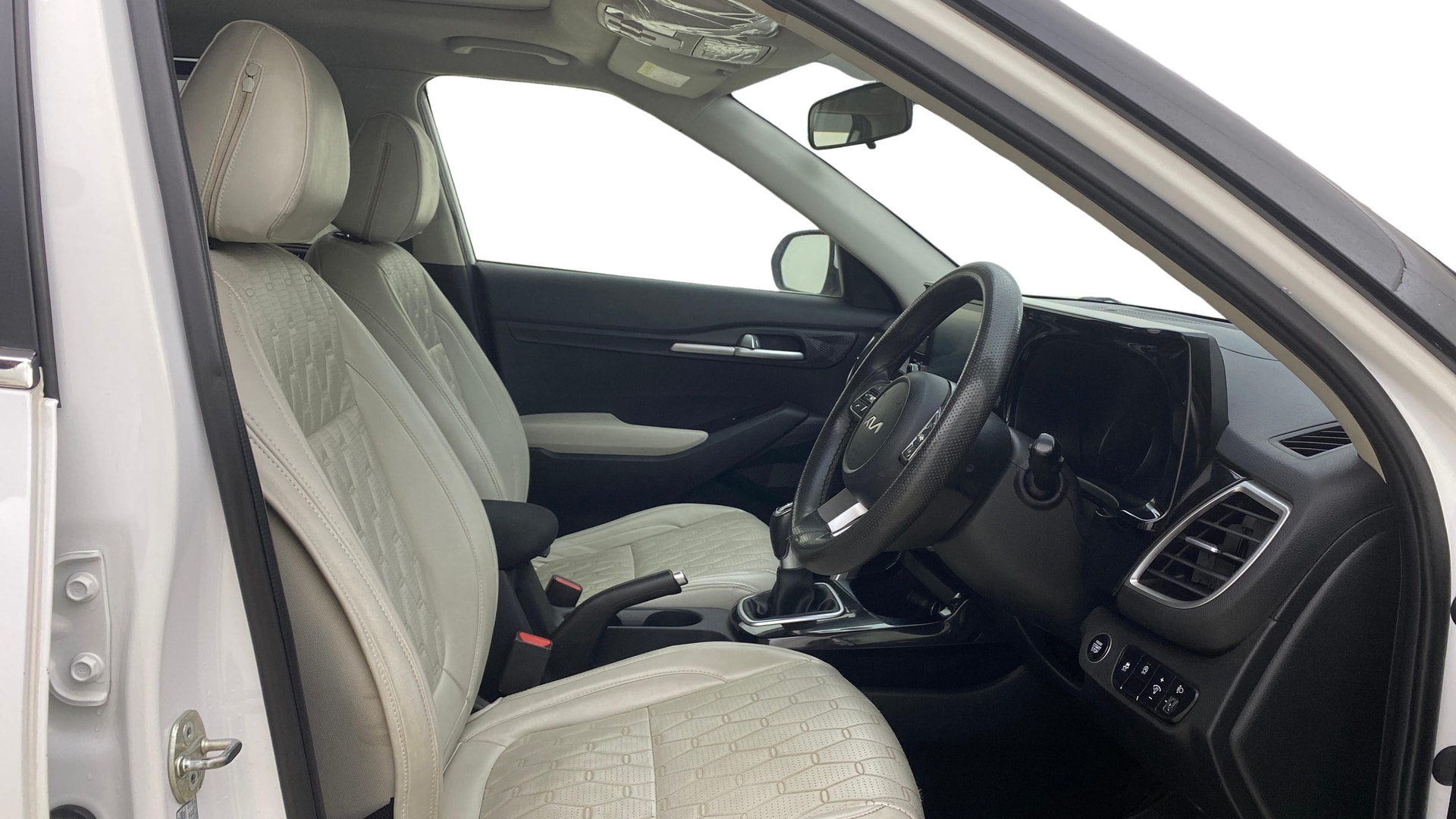 View 2023 Kia Seltos D1.5 CRDI VGT 6MT HTK Plus Image 18 Used 2023 Kia Seltos D1.5 CRDI VGT 6MT HTK Plus Image 18