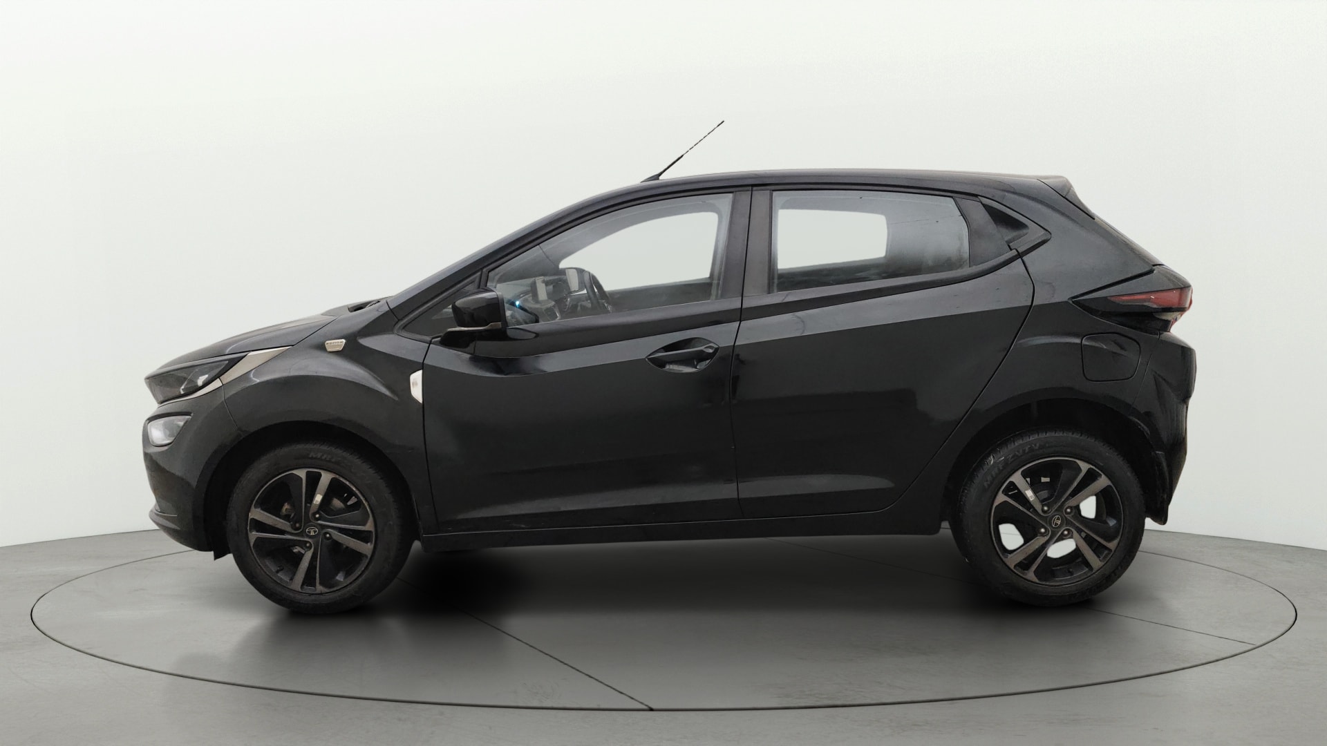 View 2022 Tata Altroz XZ Plus Dark Petrol Image 5 Used 2022 Tata Altroz XZ Plus Dark Petrol Image 5