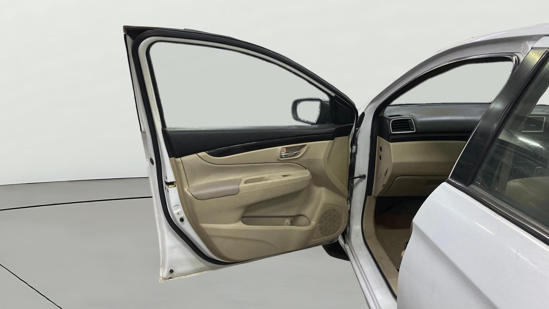 View 2015 Maruti Suzuki 1000 Base Variant Image 31 Used 2015 Maruti Suzuki 1000 Base Variant Image 31