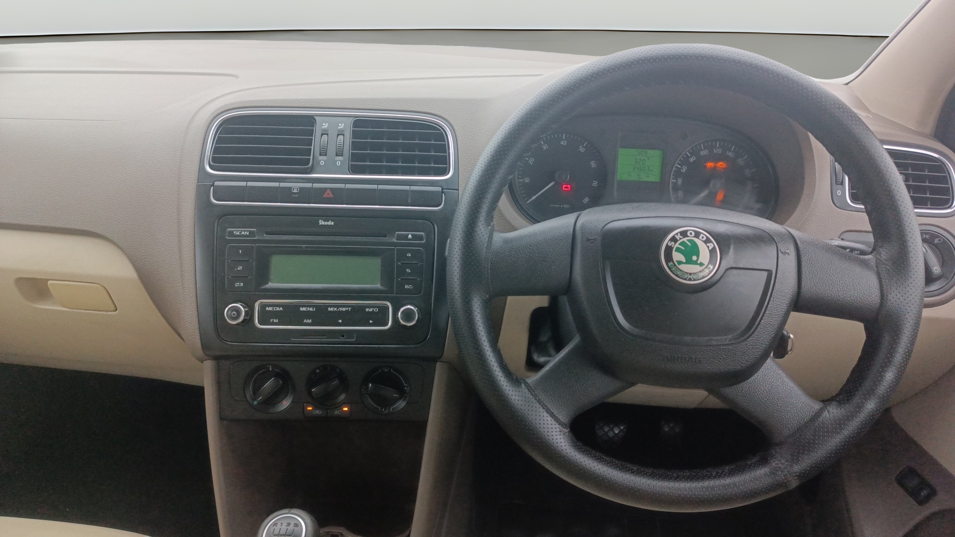 View 2013 Skoda Rapid 1.6 MPI Ambition Petrol BS IV Image 20 Used 2013 Skoda Rapid 1.6 MPI Ambition Petrol BS IV Image 20