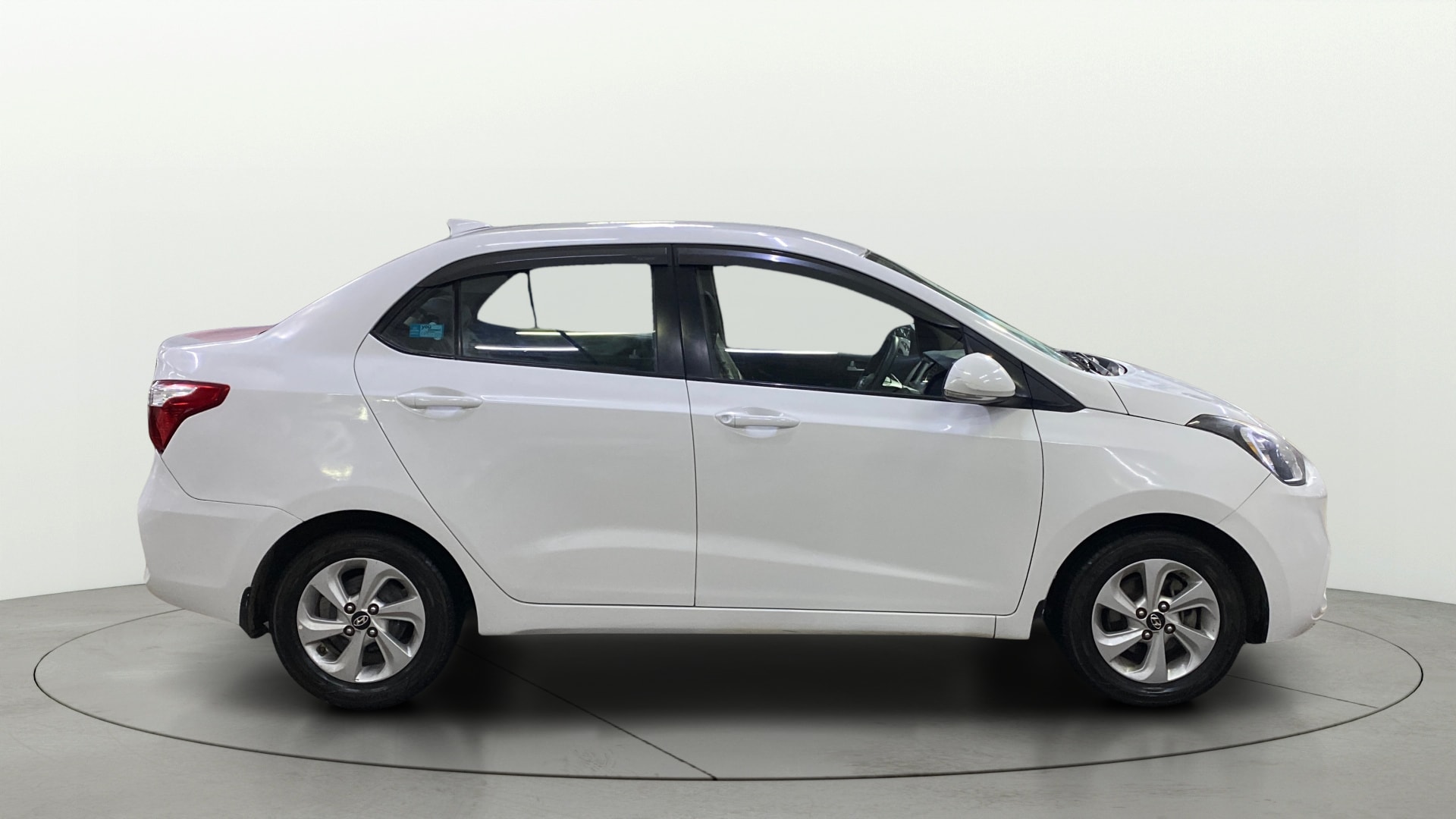 View 2018 Hyundai Xcent SX Petrol Image 8 Used 2018 Hyundai Xcent SX Petrol Image 8