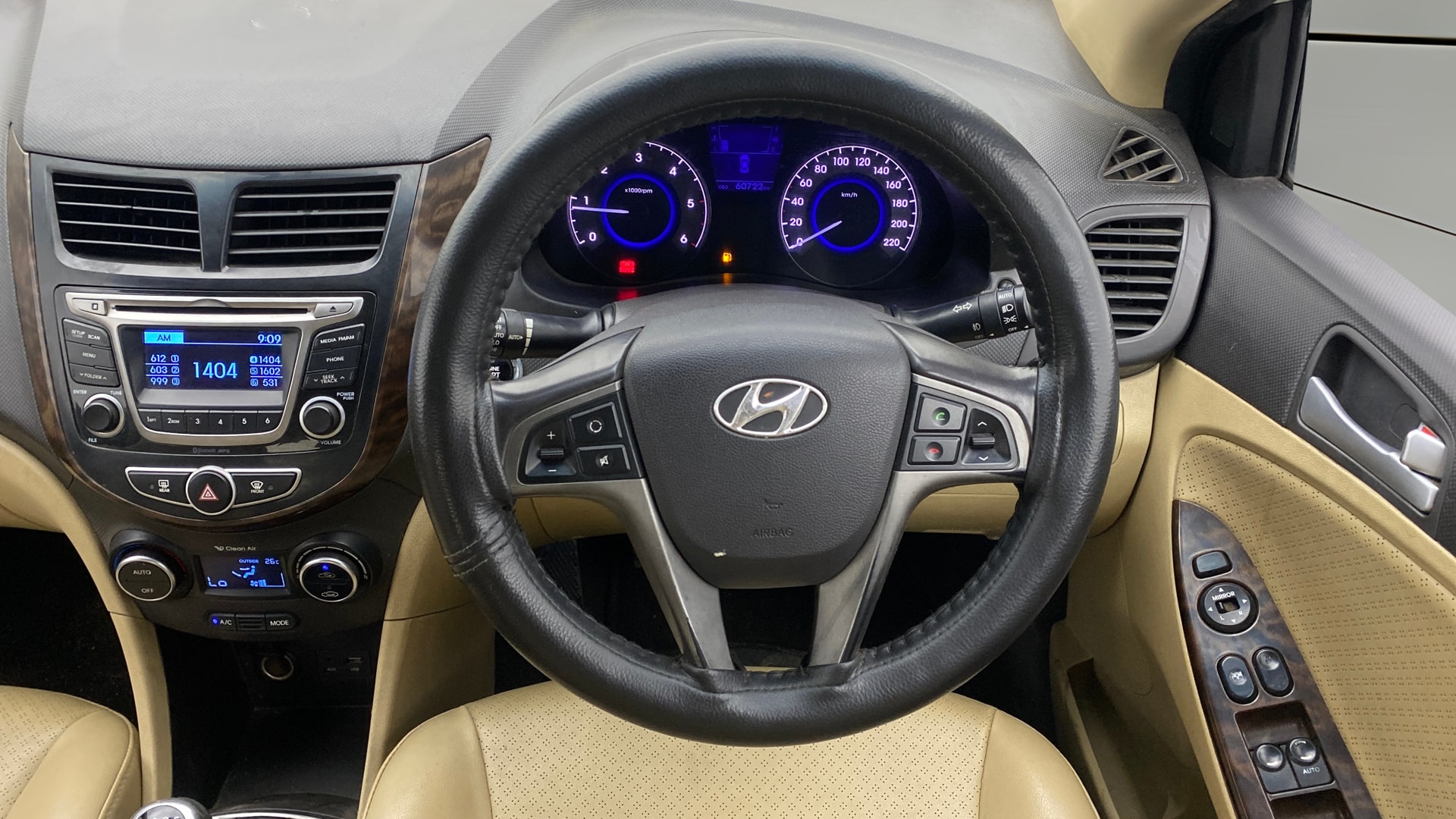View 2015 Hyundai Fluidic Verna 1.4 CRDI Base Image 21 Used 2015 Hyundai Fluidic Verna 1.4 CRDI Base Image 21