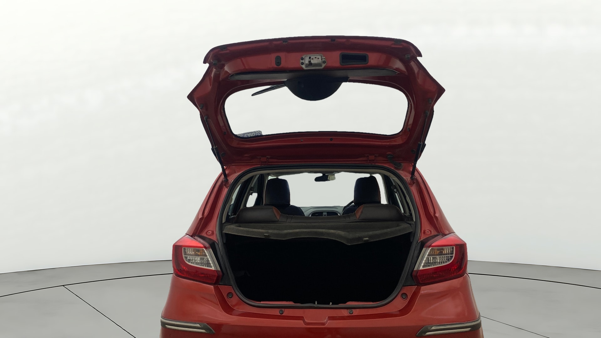 View 2019 Tata Tiago Revotorq XB Image 16 Used 2019 Tata Tiago Revotorq XB Image 16