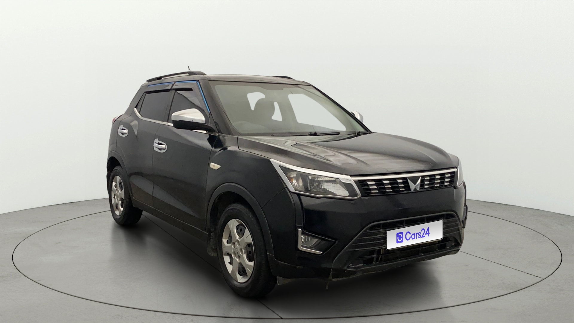 View 2023 Mahindra XUV300 W4 Petrol BS IV Image 21 Used 2023 Mahindra XUV300 W4 Petrol BS IV Image 21