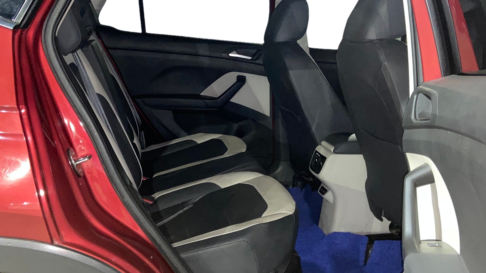 View 2023 Volkswagen Taigun 1.0 TSI Topline MT Image 31 Used 2023 Volkswagen Taigun 1.0 TSI Topline MT Image 31