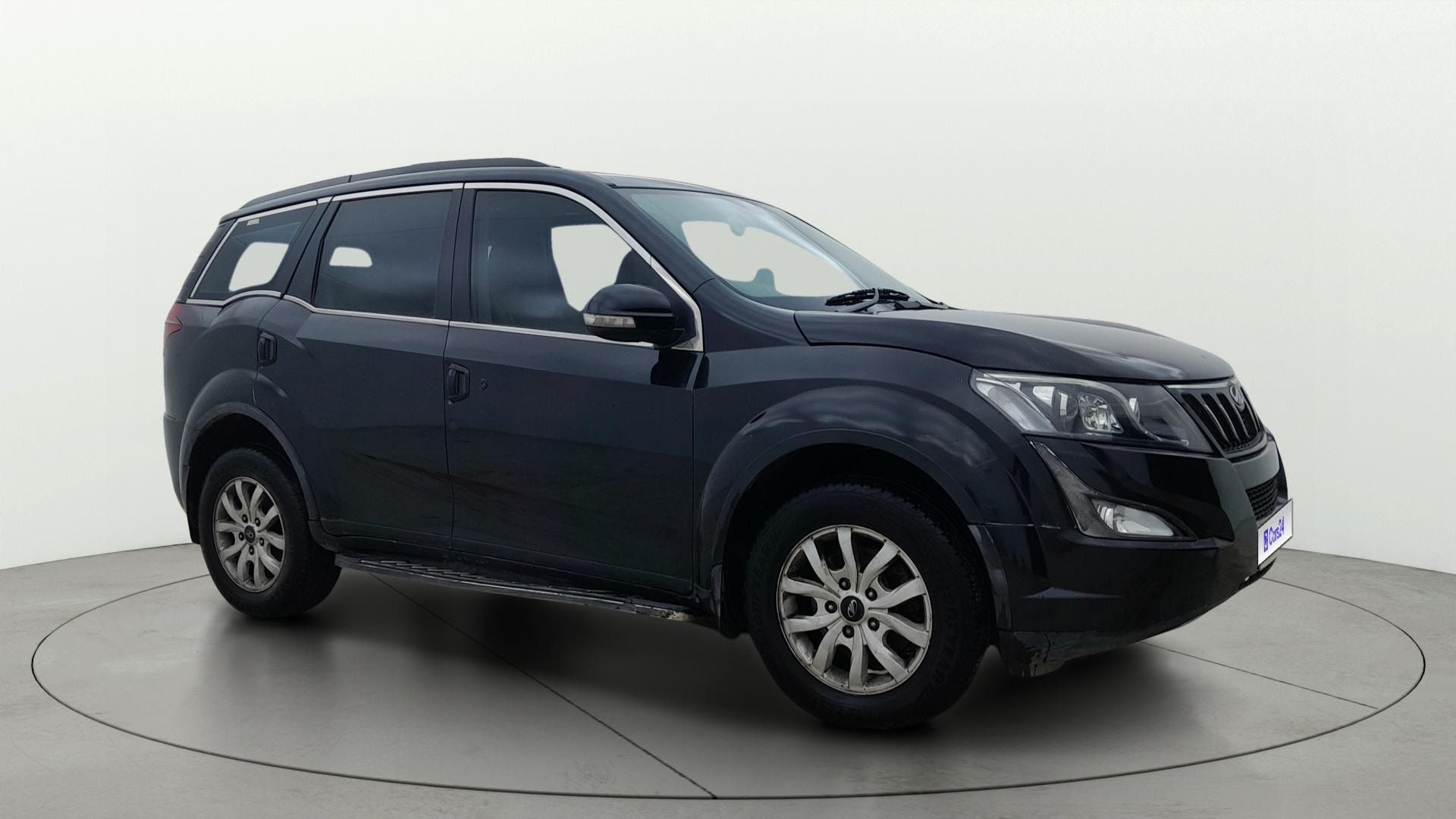 View 2015 Mahindra XUV500 W10 FWD Image 15 Used 2015 Mahindra XUV500 W10 FWD Image 15