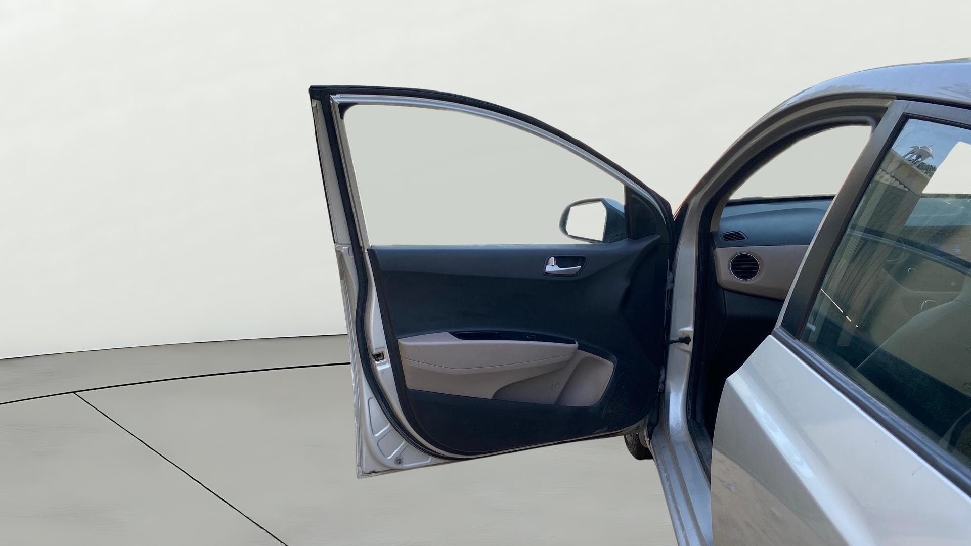 View 2015 Hyundai Xcent S Petrol Image 30 Used 2015 Hyundai Xcent S Petrol Image 30