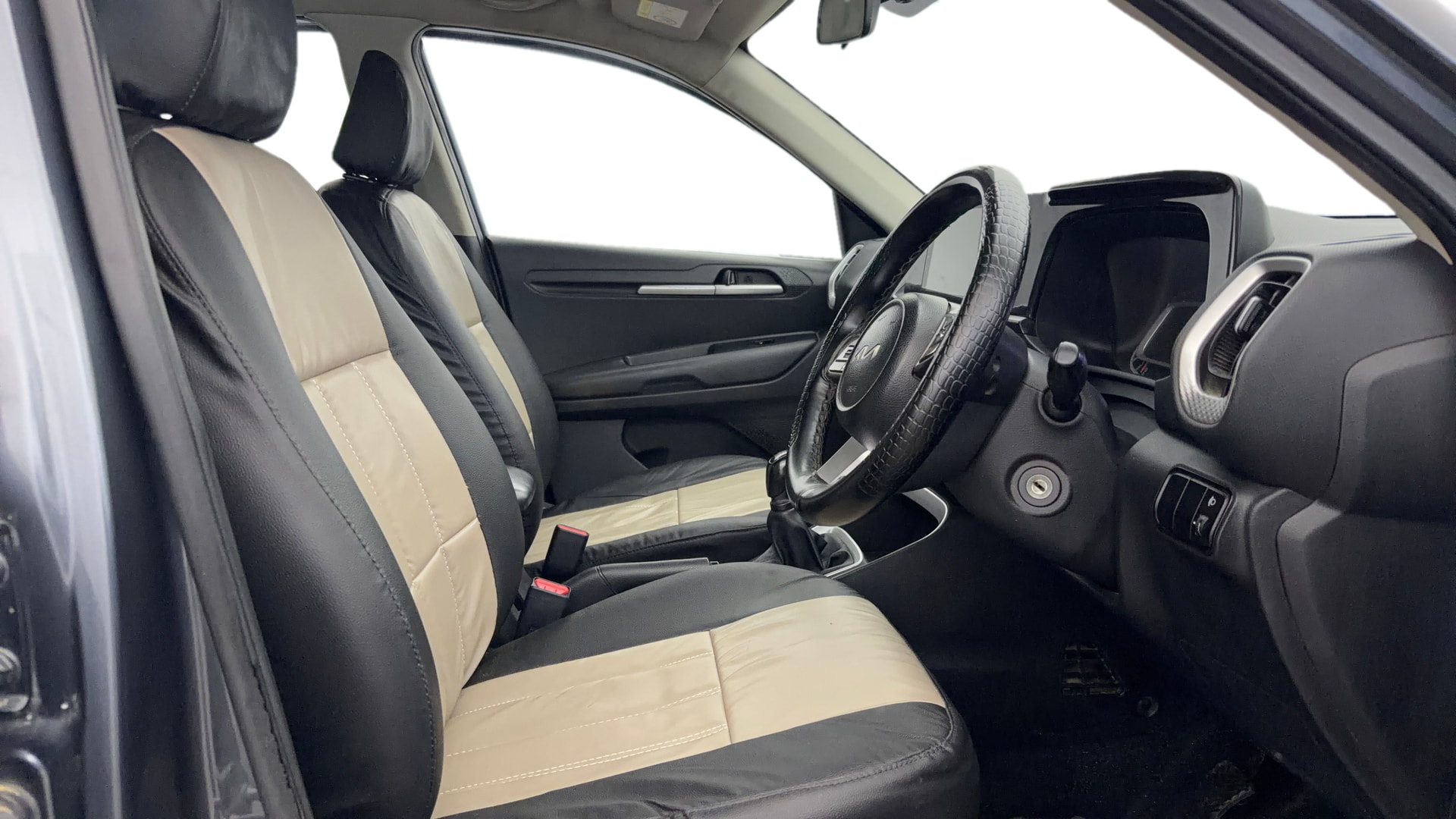 View 2023 Kia Sonet HTE Petrol Image 26 Used 2023 Kia Sonet HTE Petrol Image 26
