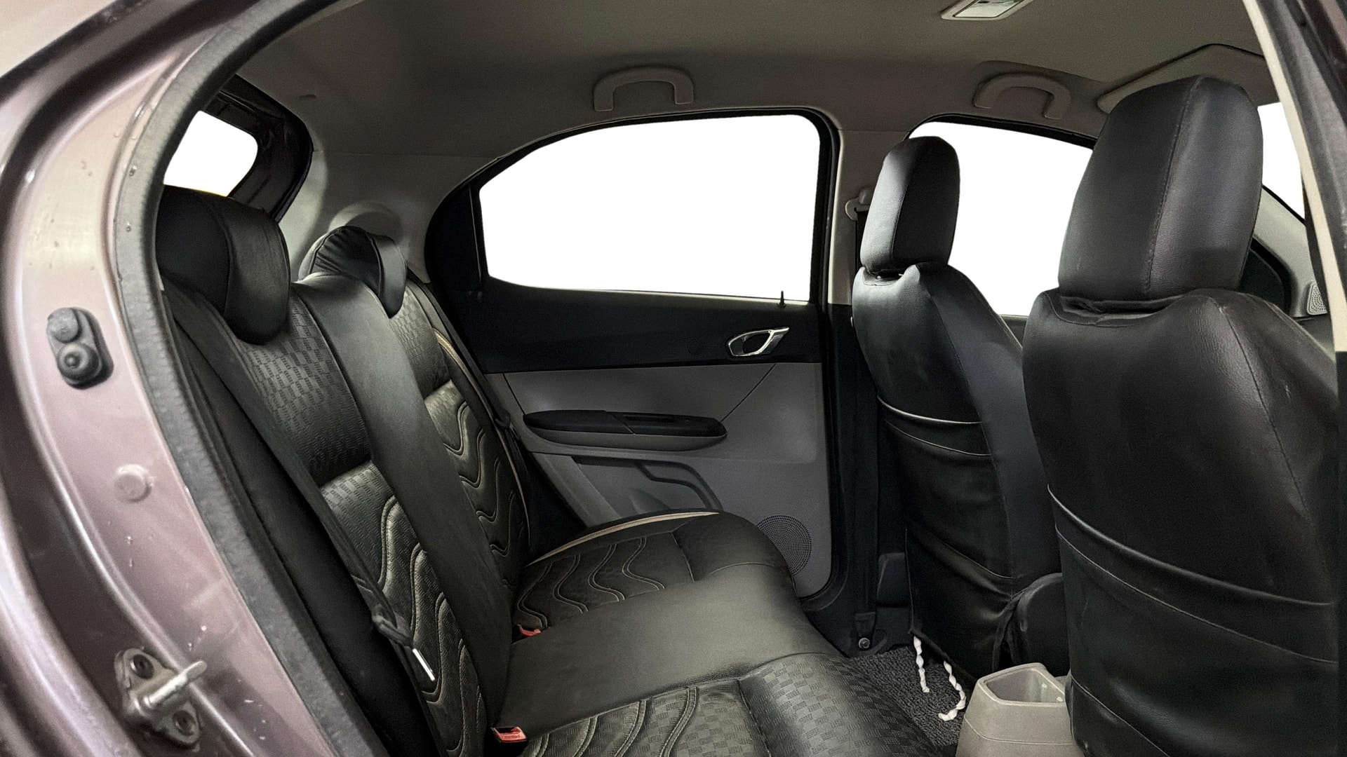 View 2017 Tata Tiago Revotorq XB Image 35 Used 2017 Tata Tiago Revotorq XB Image 35