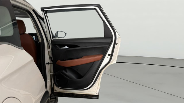 View MG Hector Plus Image 6 Used MG Hector Plus Image 6