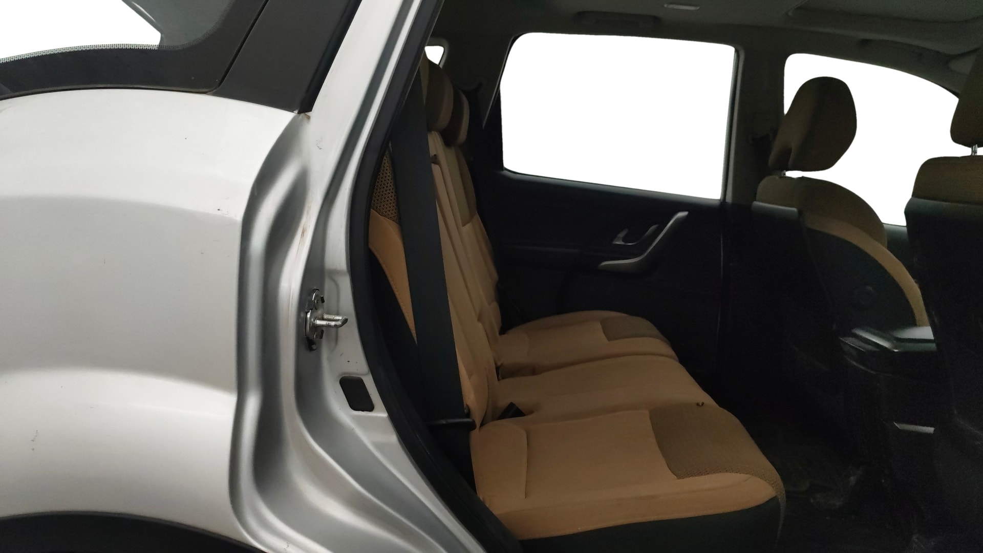 View 2018 Mahindra XUV500 W9 AT Image 38 Used 2018 Mahindra XUV500 W9 AT Image 38