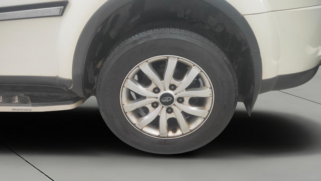 View Mahindra XUV500 Image 8 Used Mahindra XUV500 Image 8