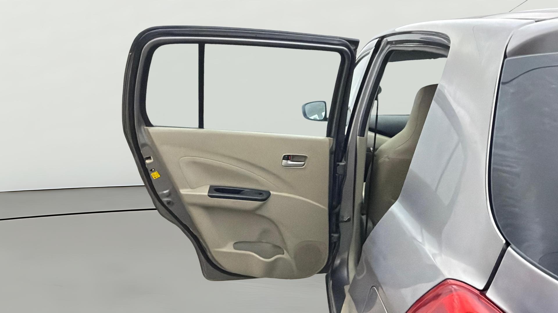 View 2017 Maruti Suzuki 1000 Base Variant Image 22 Used 2017 Maruti Suzuki 1000 Base Variant Image 22