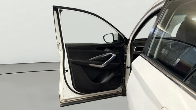 View MG Hector Image 33 Used MG Hector Image 33