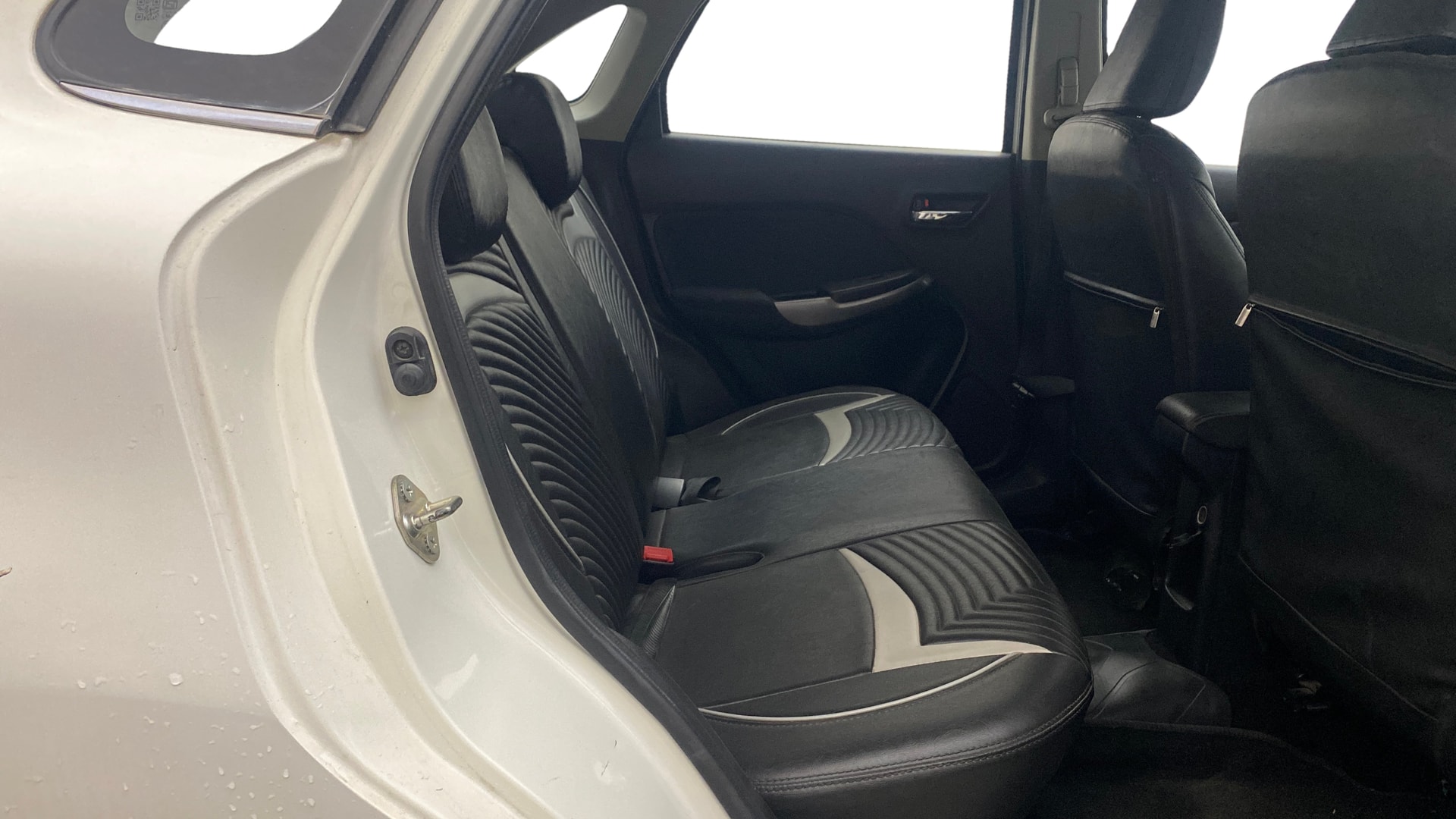 View 2021 Maruti Suzuki 1000 Base Variant Image 29 Used 2021 Maruti Suzuki 1000 Base Variant Image 29