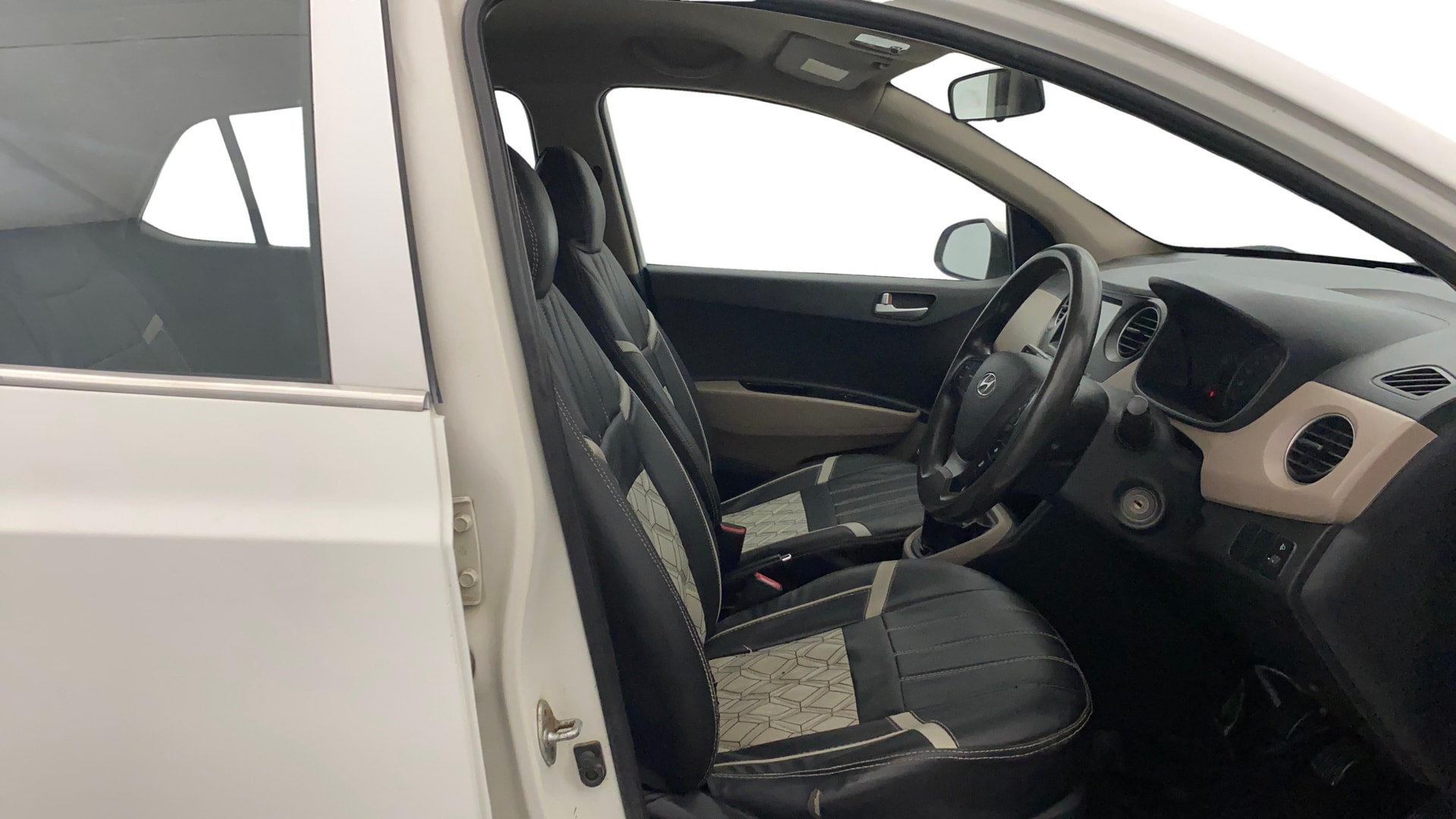 View 2018 Hyundai Grand i10 Sportz 1.2 Kappa Image 25 Used 2018 Hyundai Grand i10 Sportz 1.2 Kappa Image 25