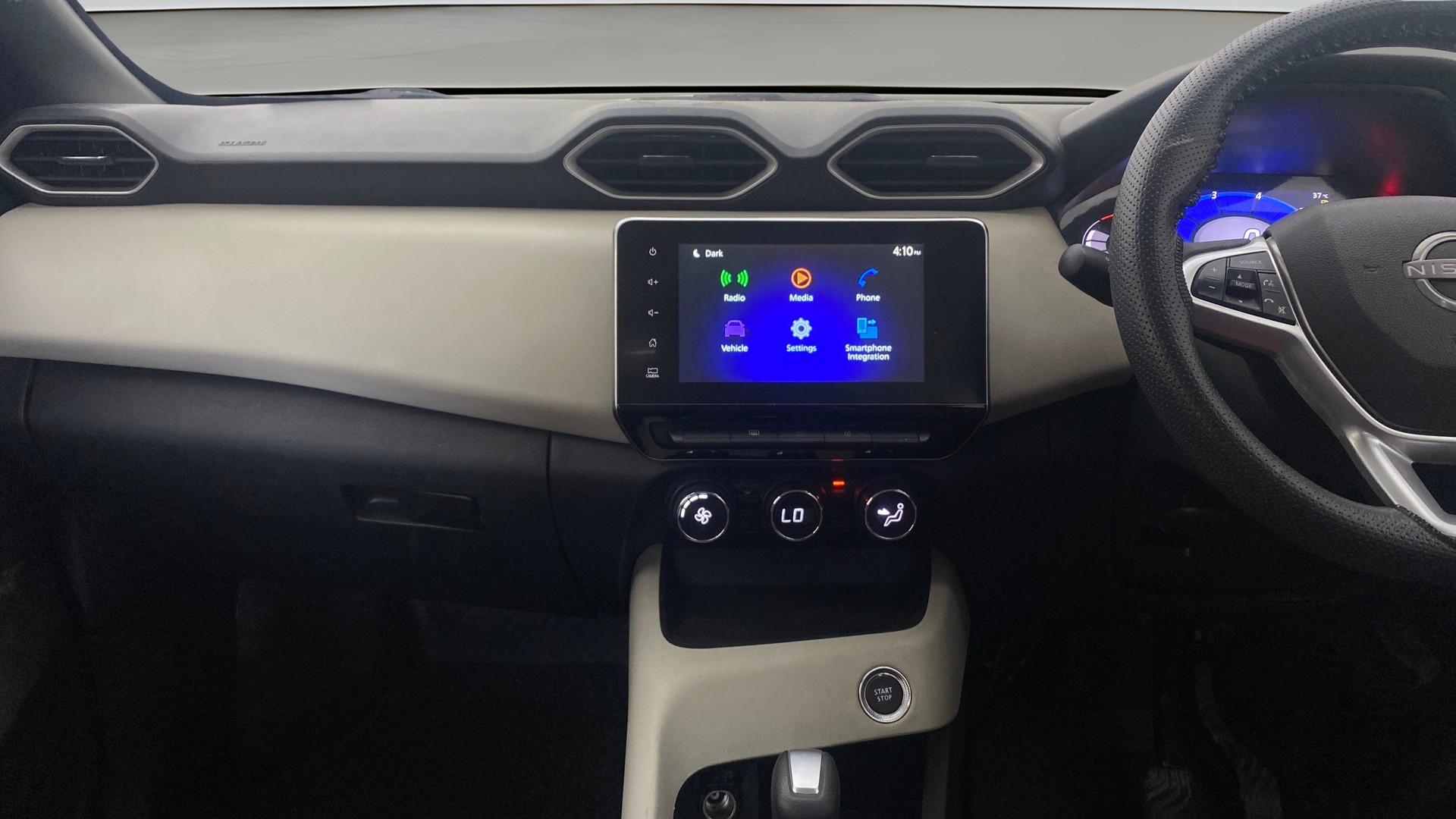 View 2022 Nissan Magnite Turbo XV CVT Image 17 Used 2022 Nissan Magnite Turbo XV CVT Image 17