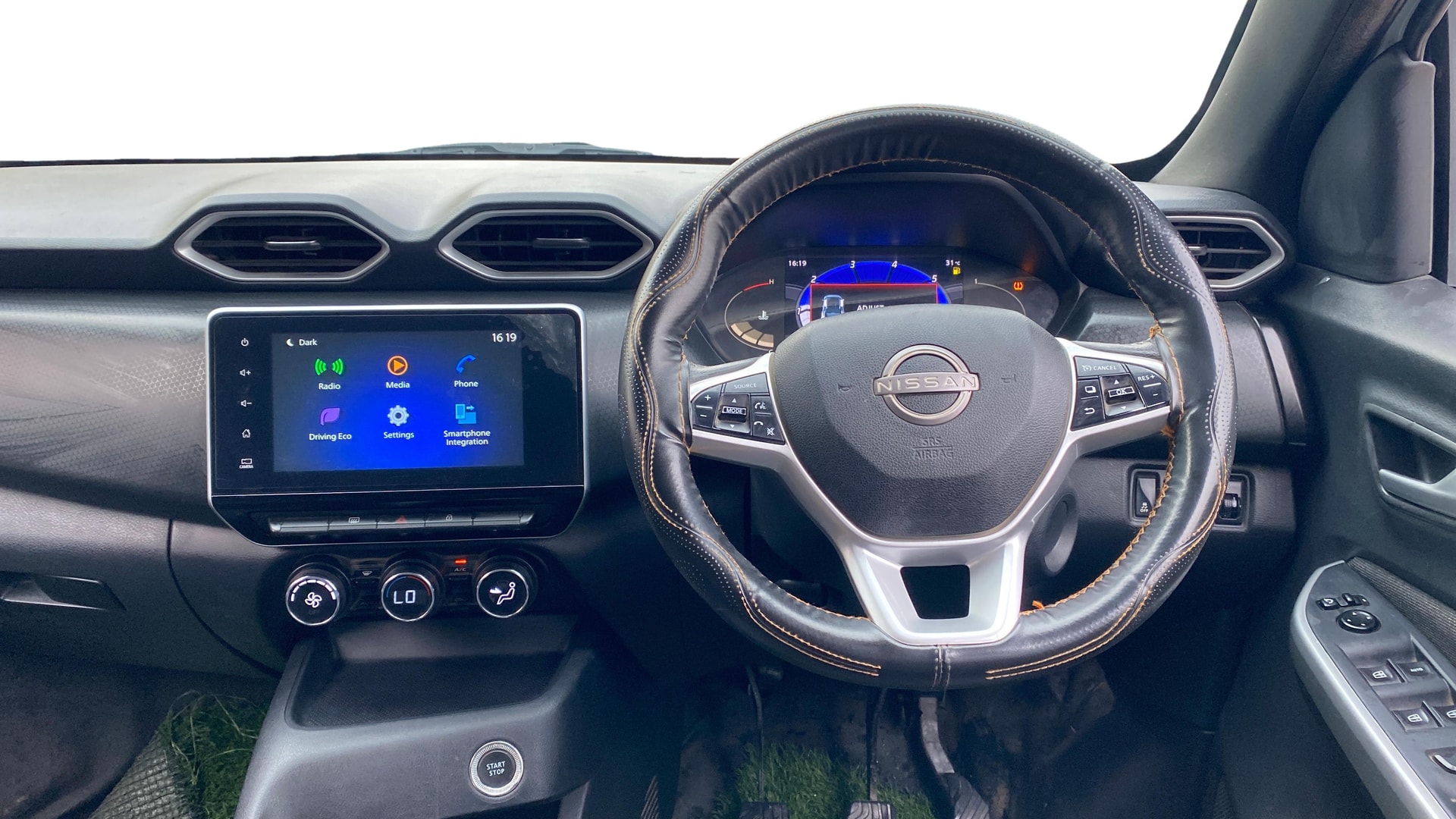 View 2023 Nissan Magnite XV Premium Image 13 Used 2023 Nissan Magnite XV Premium Image 13