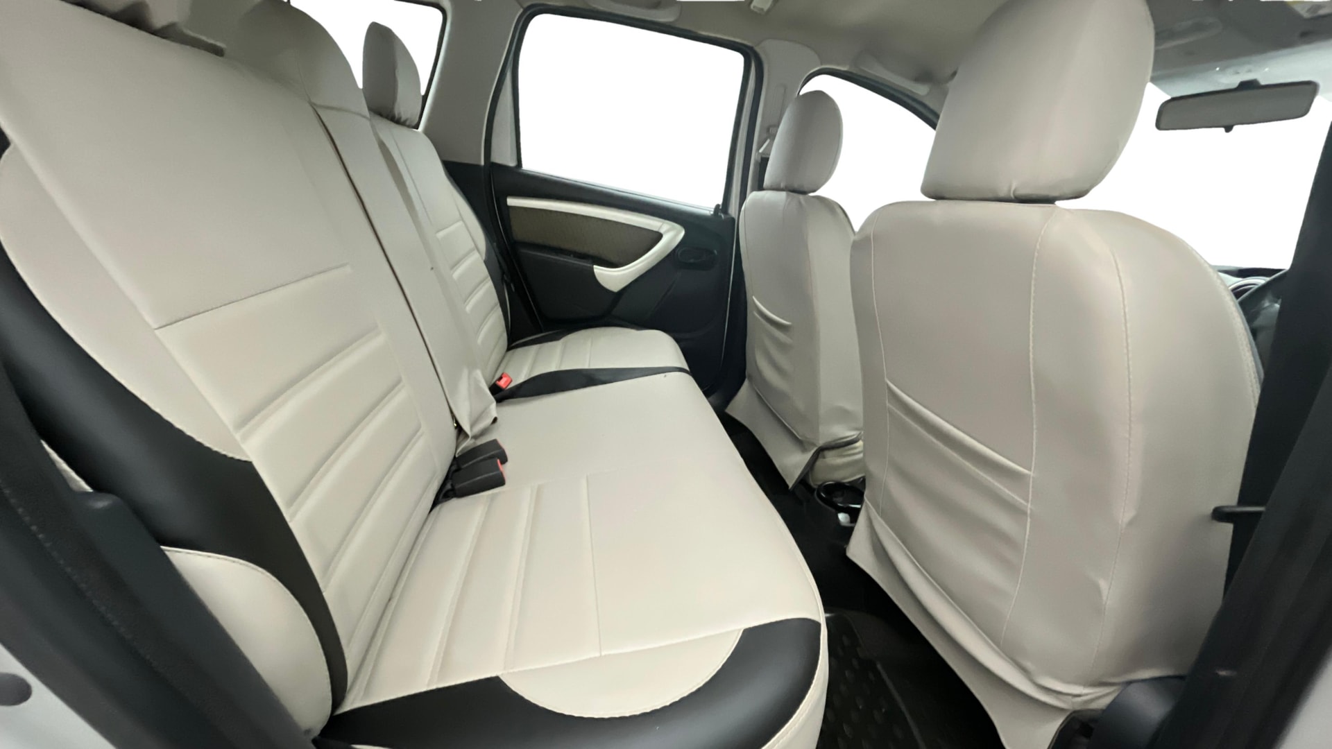 View 2014 Renault Duster Petrol RXL Image 28 Used 2014 Renault Duster Petrol RXL Image 28