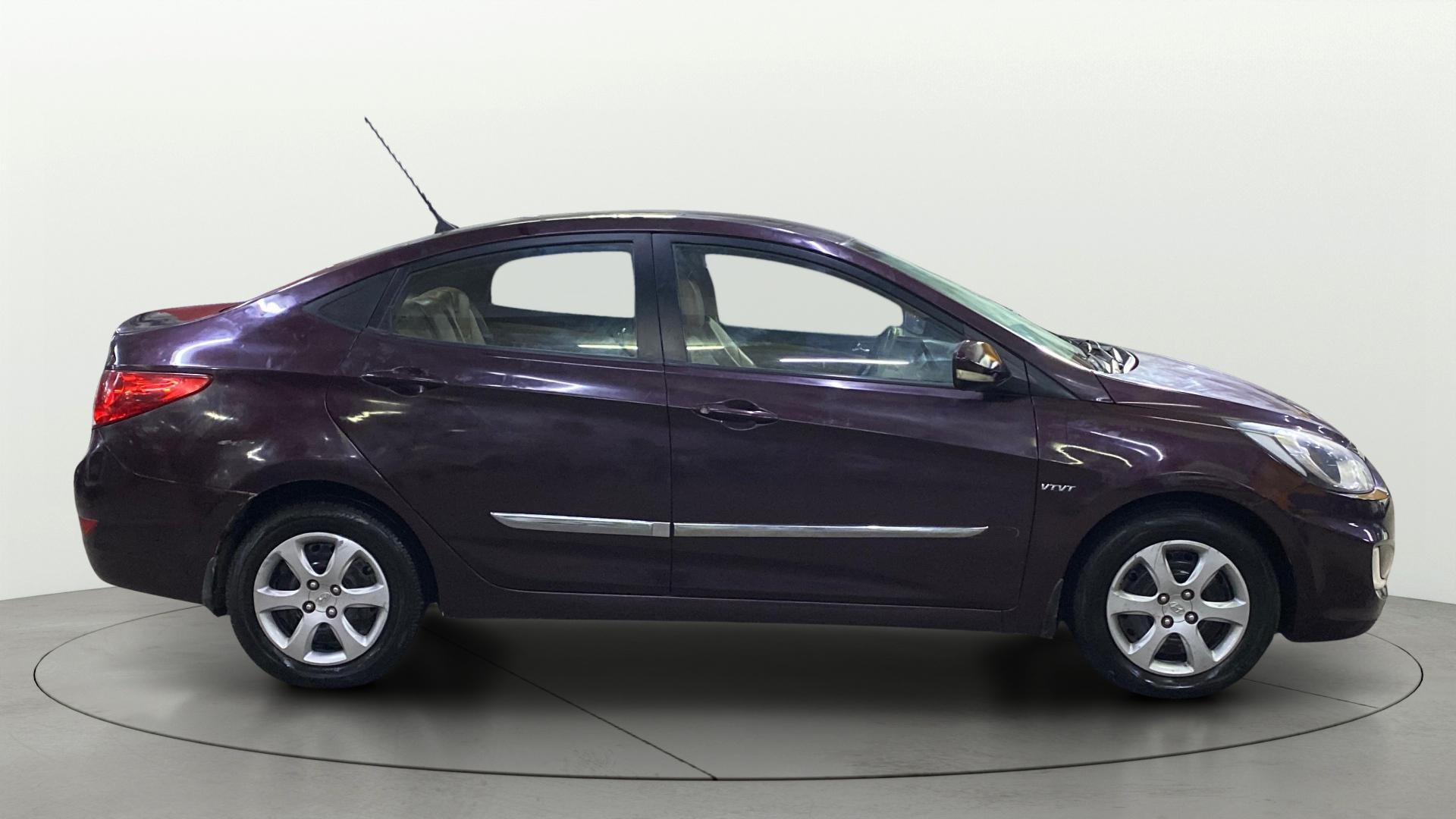 View 2013 Hyundai Fluidic Verna 1.6 VTVT EX Image 29 Used 2013 Hyundai Fluidic Verna 1.6 VTVT EX Image 29