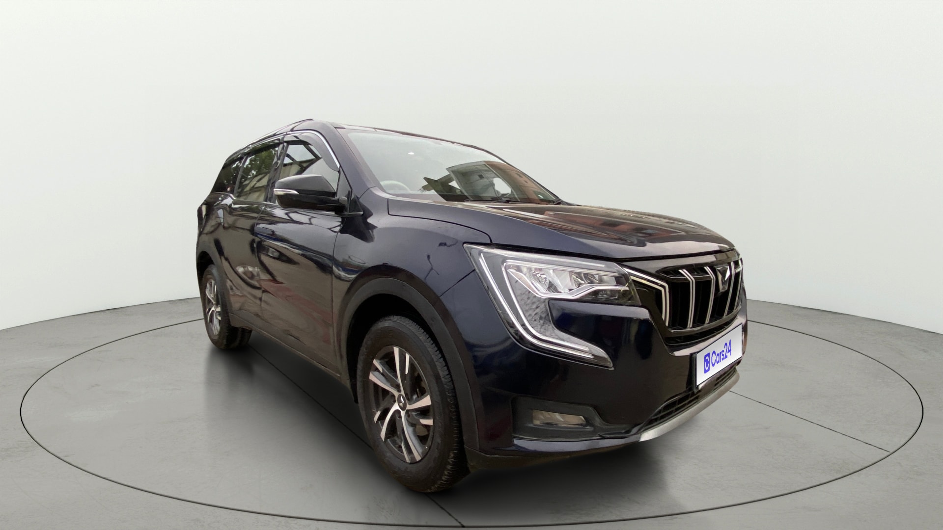 View 2022 Mahindra XUV700 MX Petrol 5 STR Image 22 Used 2022 Mahindra XUV700 MX Petrol 5 STR Image 22