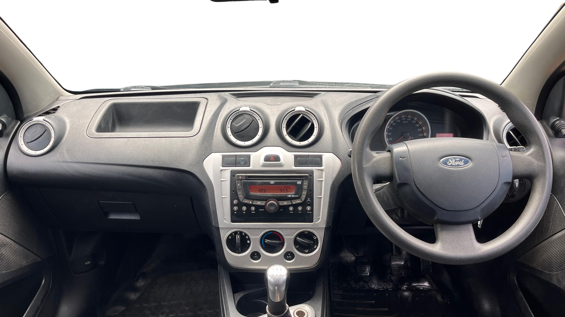 View 2013 Ford Figo 1.2P Ambiente MT BS IV Image 15 Used 2013 Ford Figo 1.2P Ambiente MT BS IV Image 15