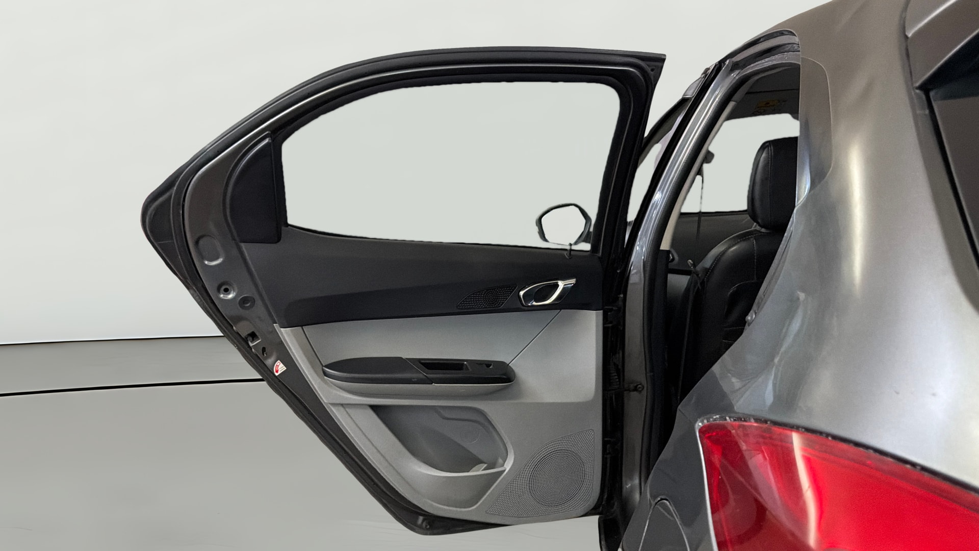 View 2020 Tata Tiago Revotorq XB Image 22 Used 2020 Tata Tiago Revotorq XB Image 22