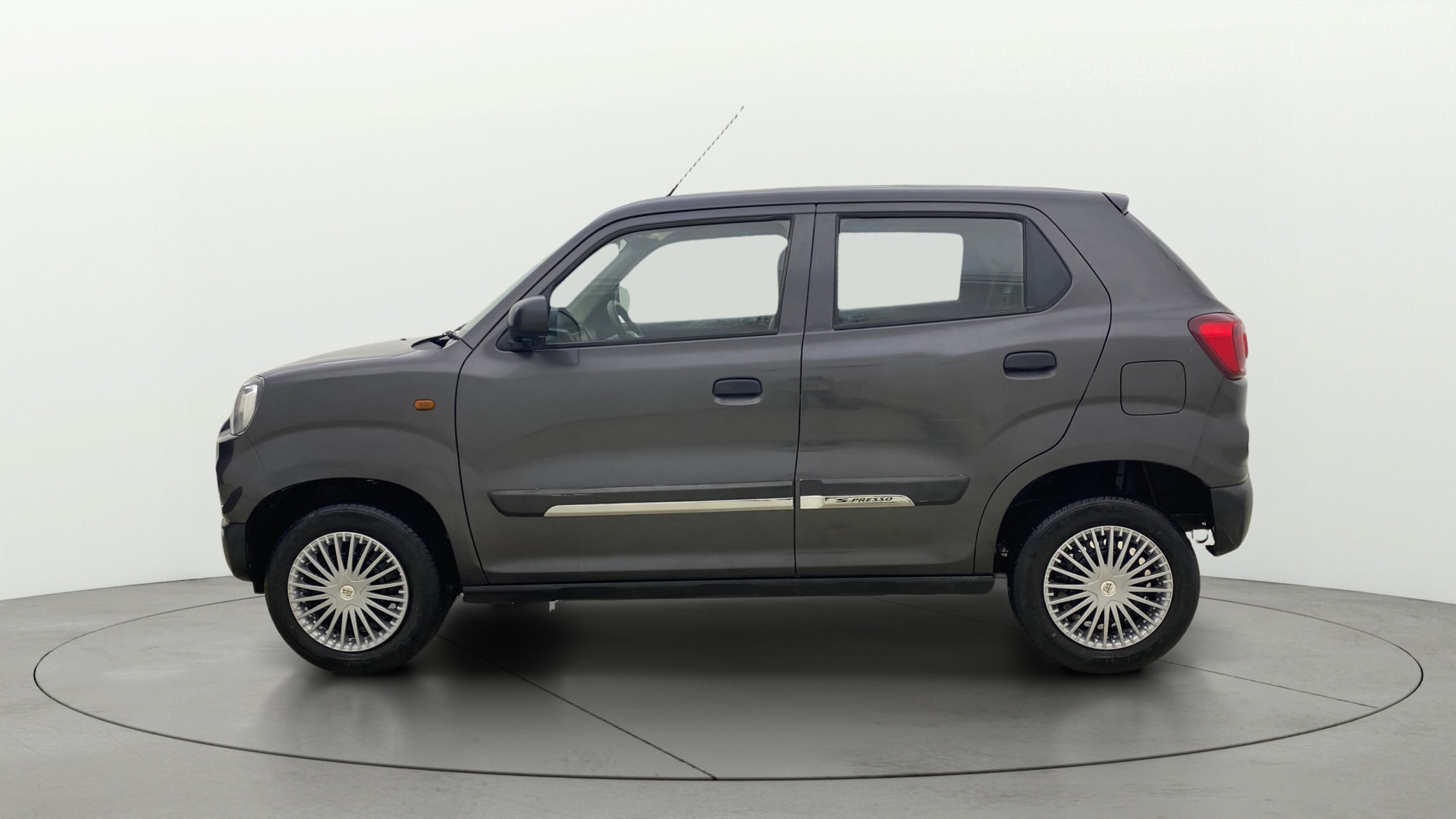 View 2021 Maruti Suzuki 1000 Base Variant Image 24 Used 2021 Maruti Suzuki 1000 Base Variant Image 24