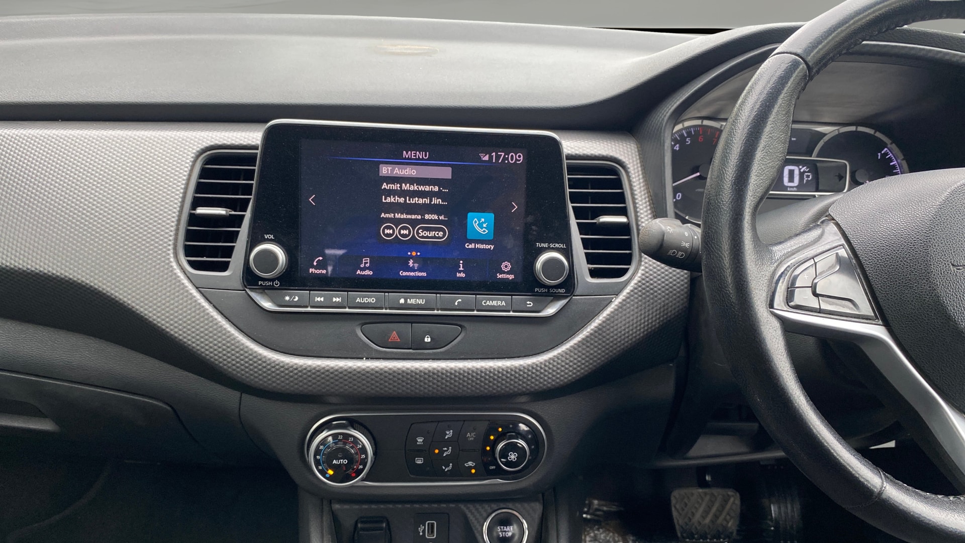 View 2020 Nissan Kicks 1.3 Turbo XV CVT Image 17 Used 2020 Nissan Kicks 1.3 Turbo XV CVT Image 17