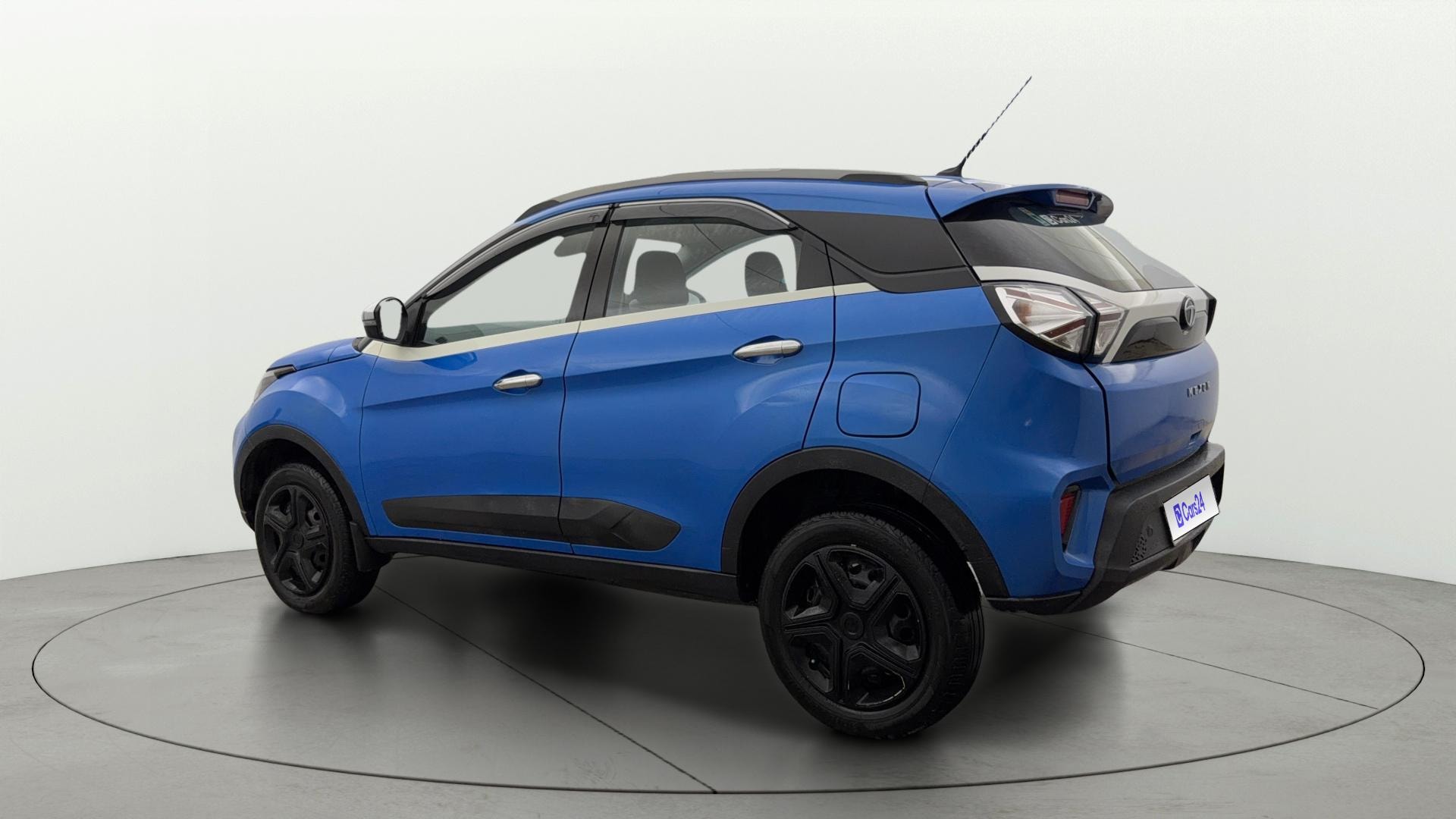 View 2020 Tata Nexon Revotron XE Image 2 Used 2020 Tata Nexon Revotron XE Image 2