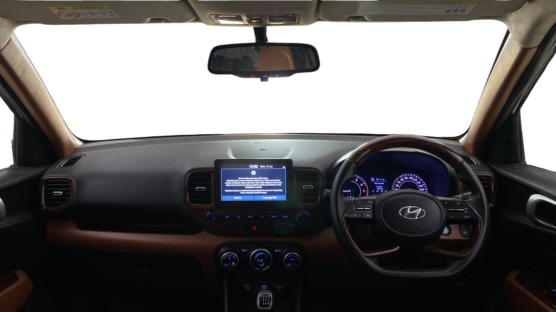 View 2020 Hyundai Venue SX (O) 1.0 iMT Petrol Image 15 Used 2020 Hyundai Venue SX (O) 1.0 iMT Petrol Image 15
