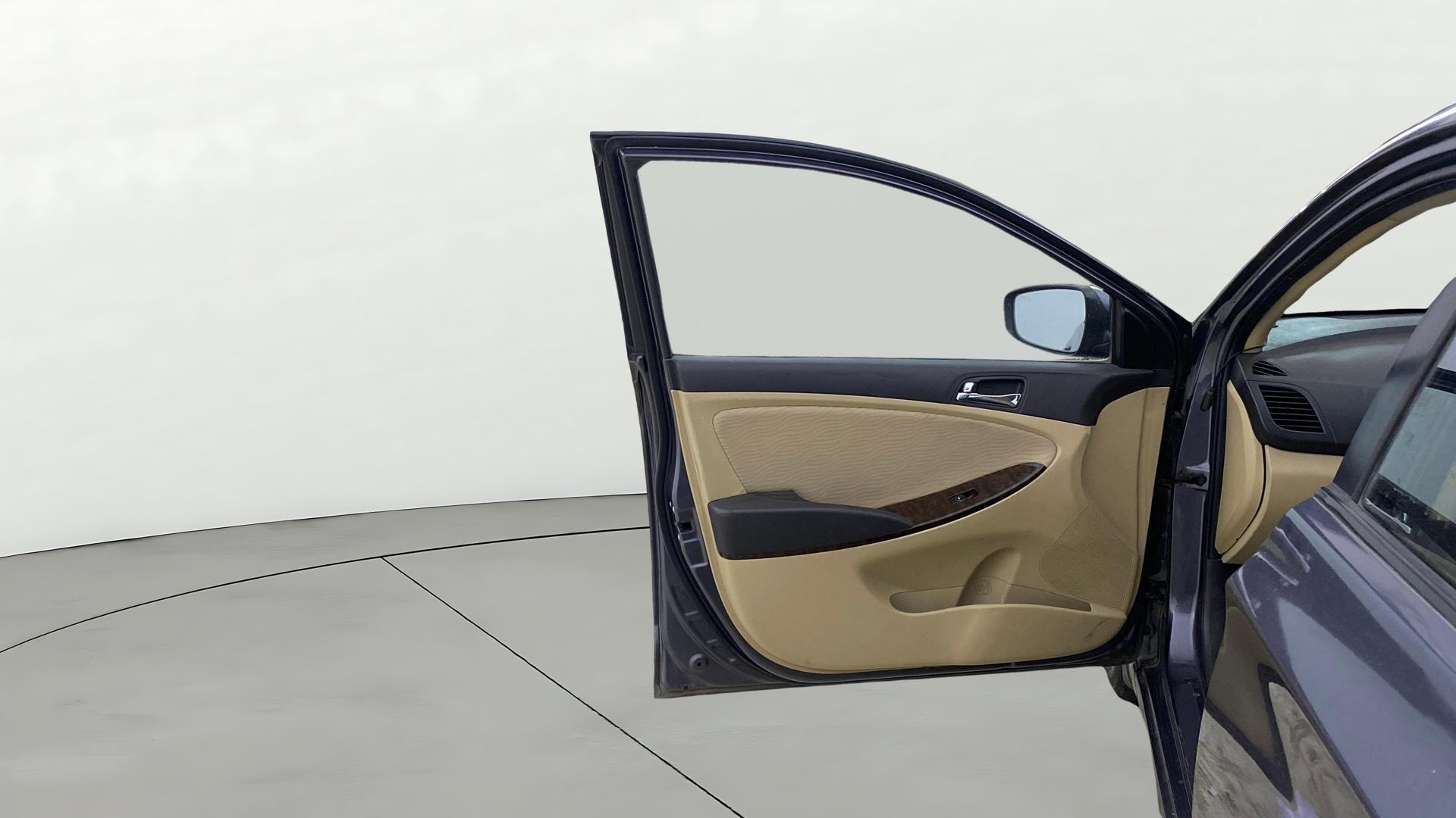 View 2014 Hyundai Fluidic Verna 1.6 VTVT SX AT Image 31 Used 2014 Hyundai Fluidic Verna 1.6 VTVT SX AT Image 31