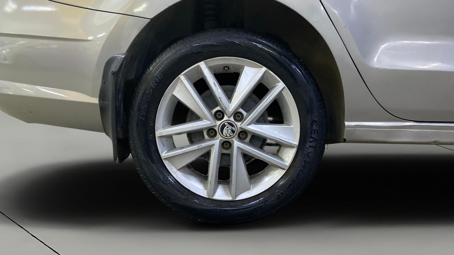 View 2018 Skoda Rapid 1.5 TDI CR Style AT BS IV Image 24 Used 2018 Skoda Rapid 1.5 TDI CR Style AT BS IV Image 24