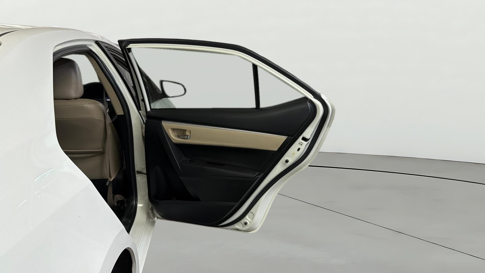View 2016 Toyota Corolla Altis 1.8 VL AT Image 8 Used 2016 Toyota Corolla Altis 1.8 VL AT Image 8